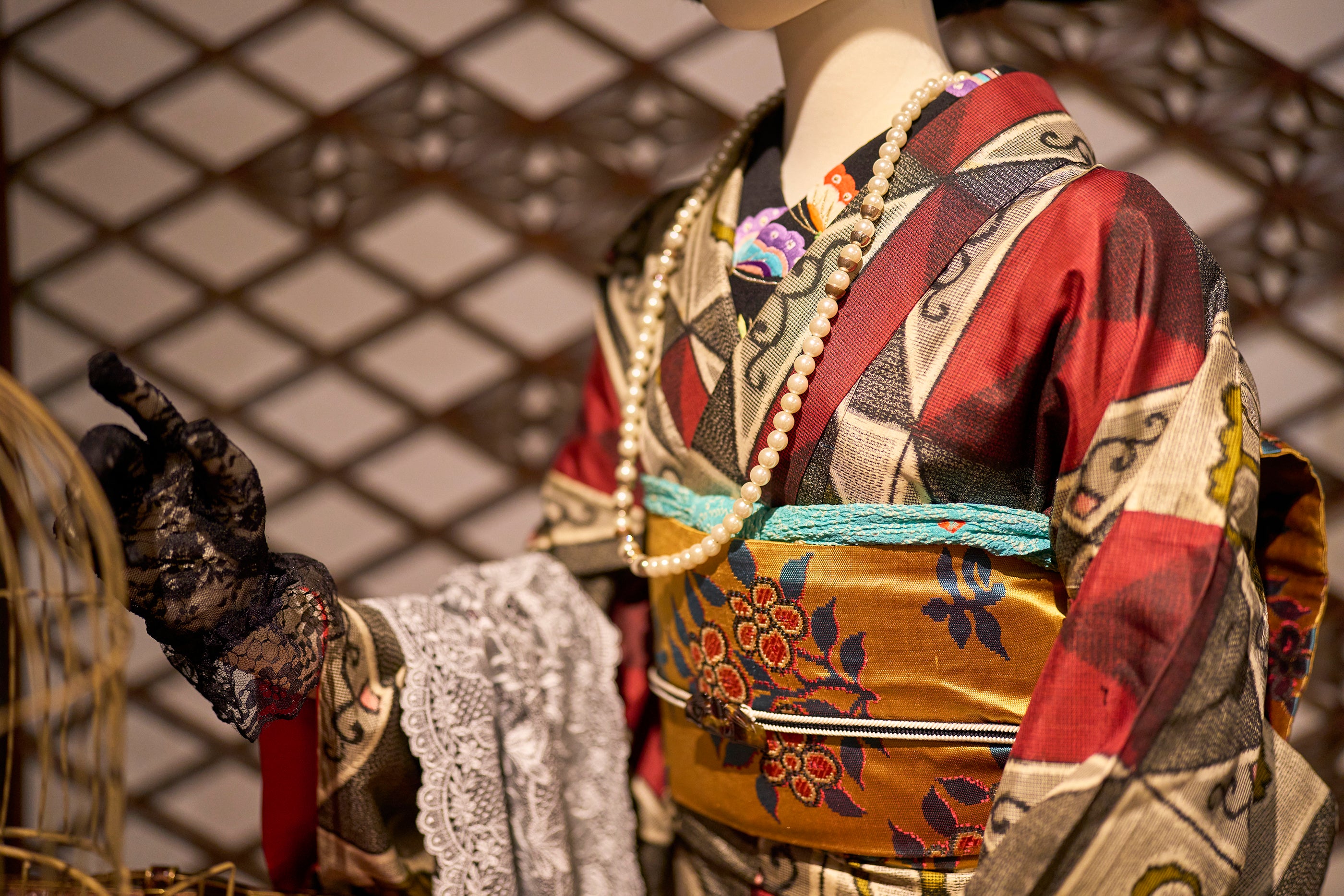 モダンガールの装い（十畝の間）