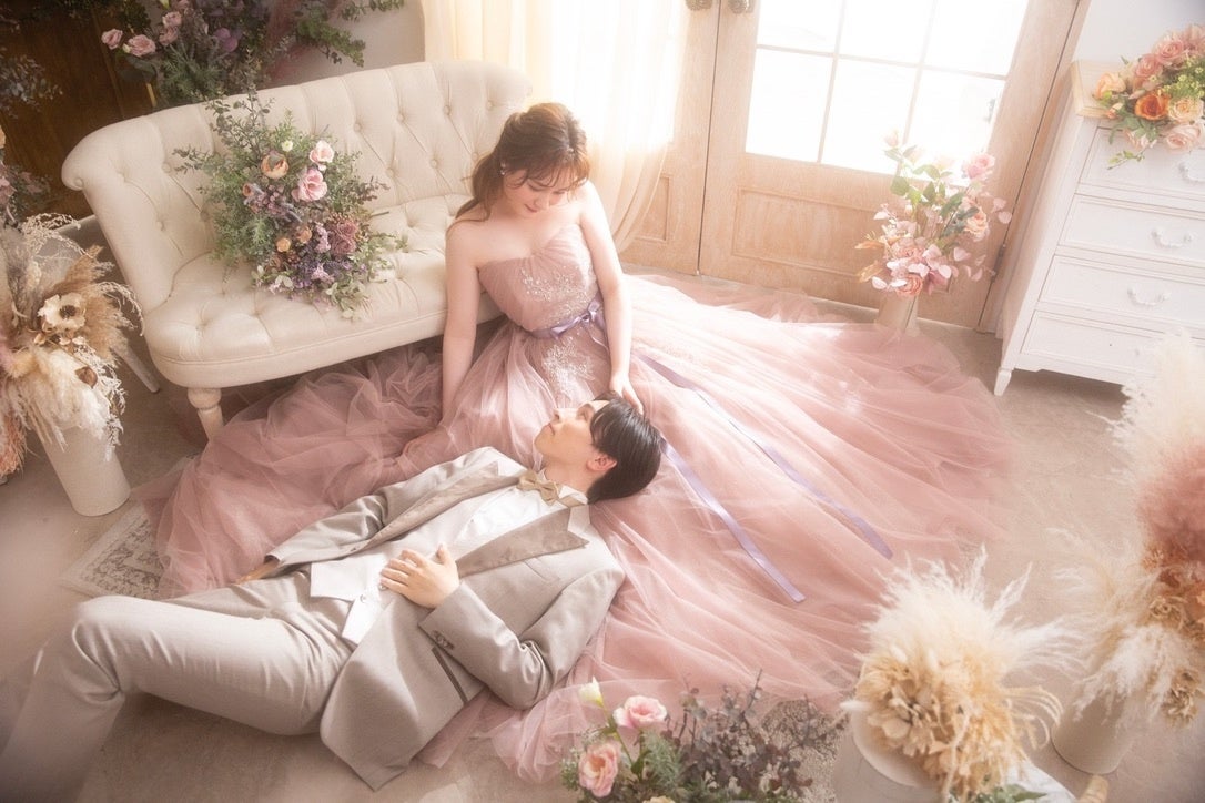 ウェディングドレス♡ 結婚式、ウェディングフォト、前撮り【室内で試着のみ】 京都の街並みとドレスがおしゃれなプレウェディングフォト