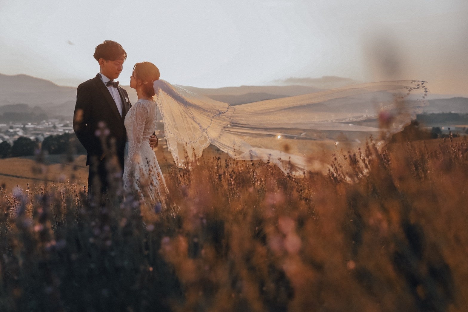 写真工房ぱれっと旭川店より新ビジュアルが登場「北海道上富良野で叶える日の出公園サンセットロケーション」 | 有限会社三景スタジオのプレスリリース