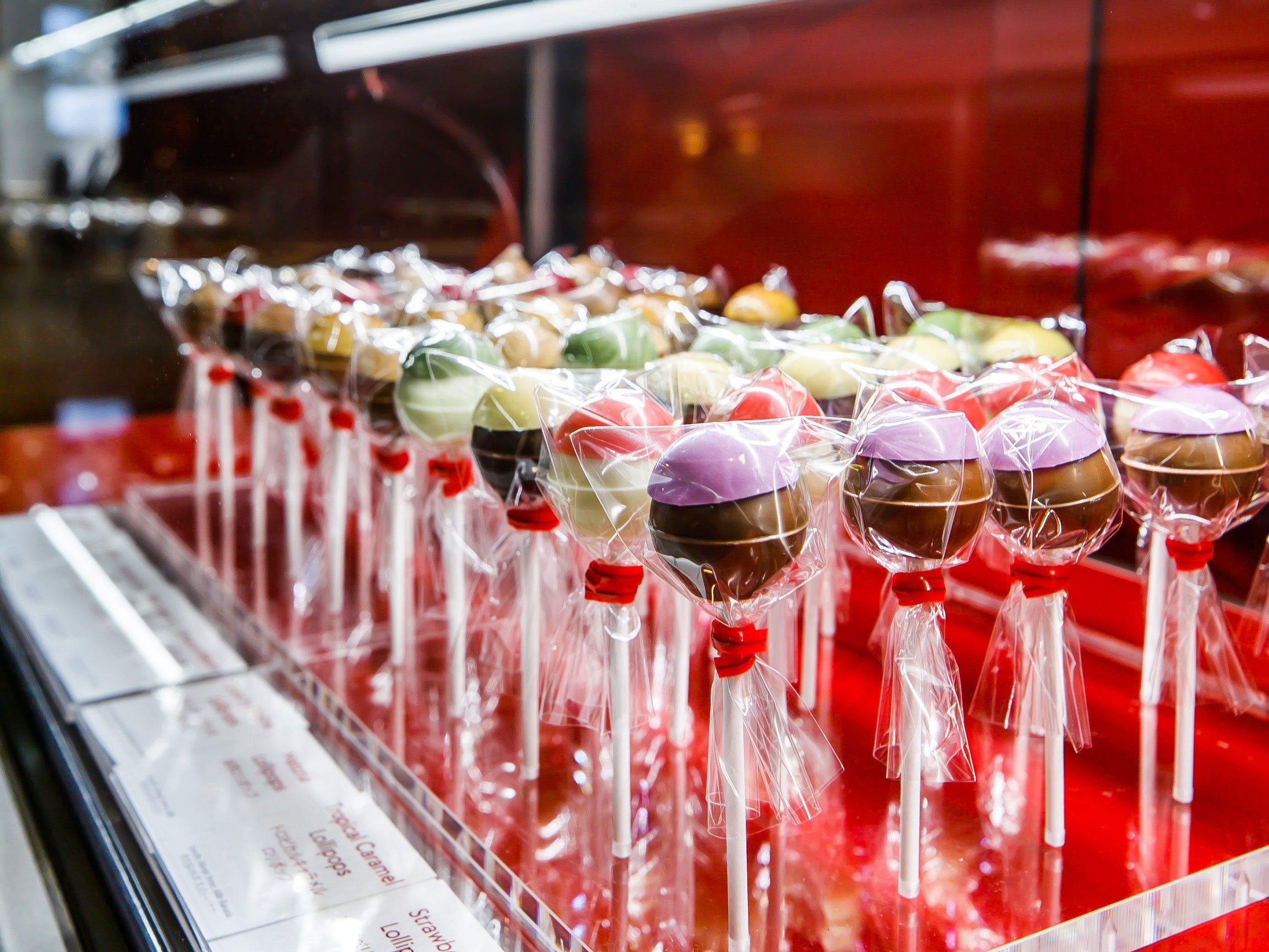 約10種類のLollipops　フレーバー：ブルーベリーミルク・ストロベリーミルク・トロピカルキャラメル・抹茶・シナモンバナナetc...（フレーバーは変更の可能性あり）