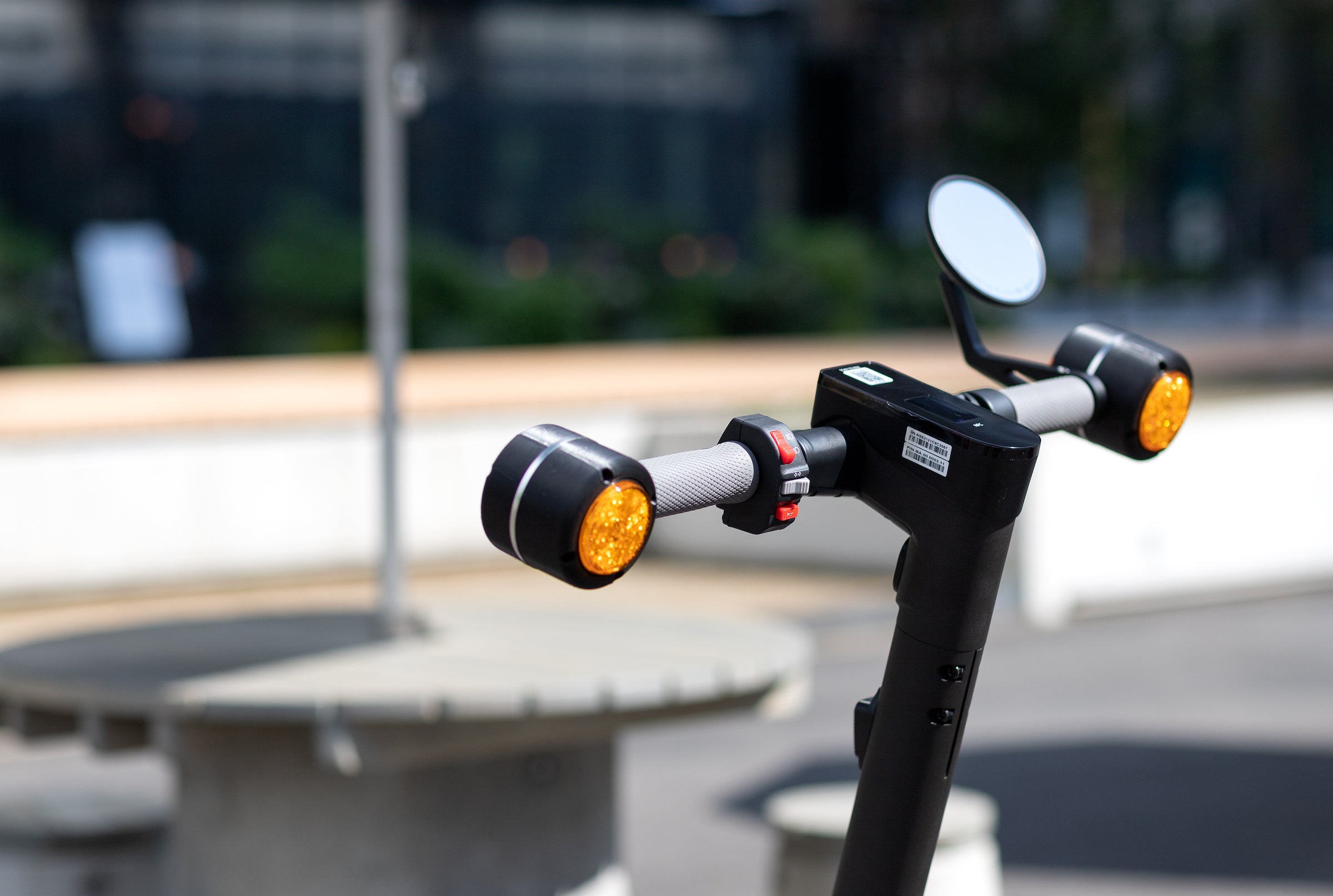 セグウェイジャパン 公道仕様電動キックスクーターの販売を開始