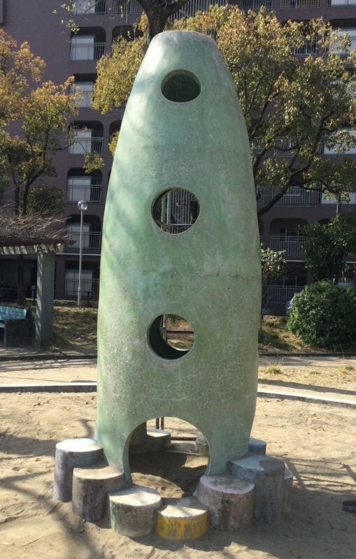 現在のロケット型遊具