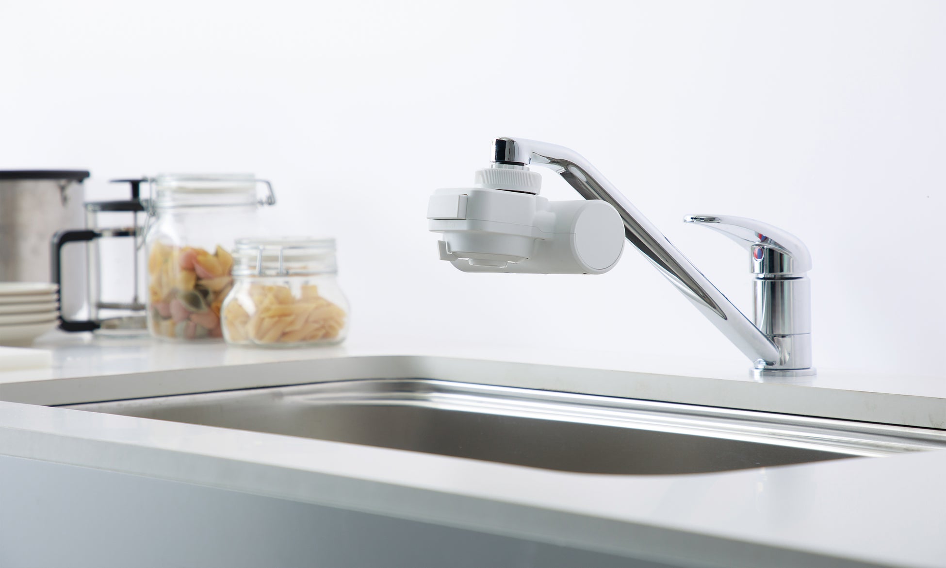 プラスチック使用量を削減し、環境に配慮した蛇口直結型浄水器「mini