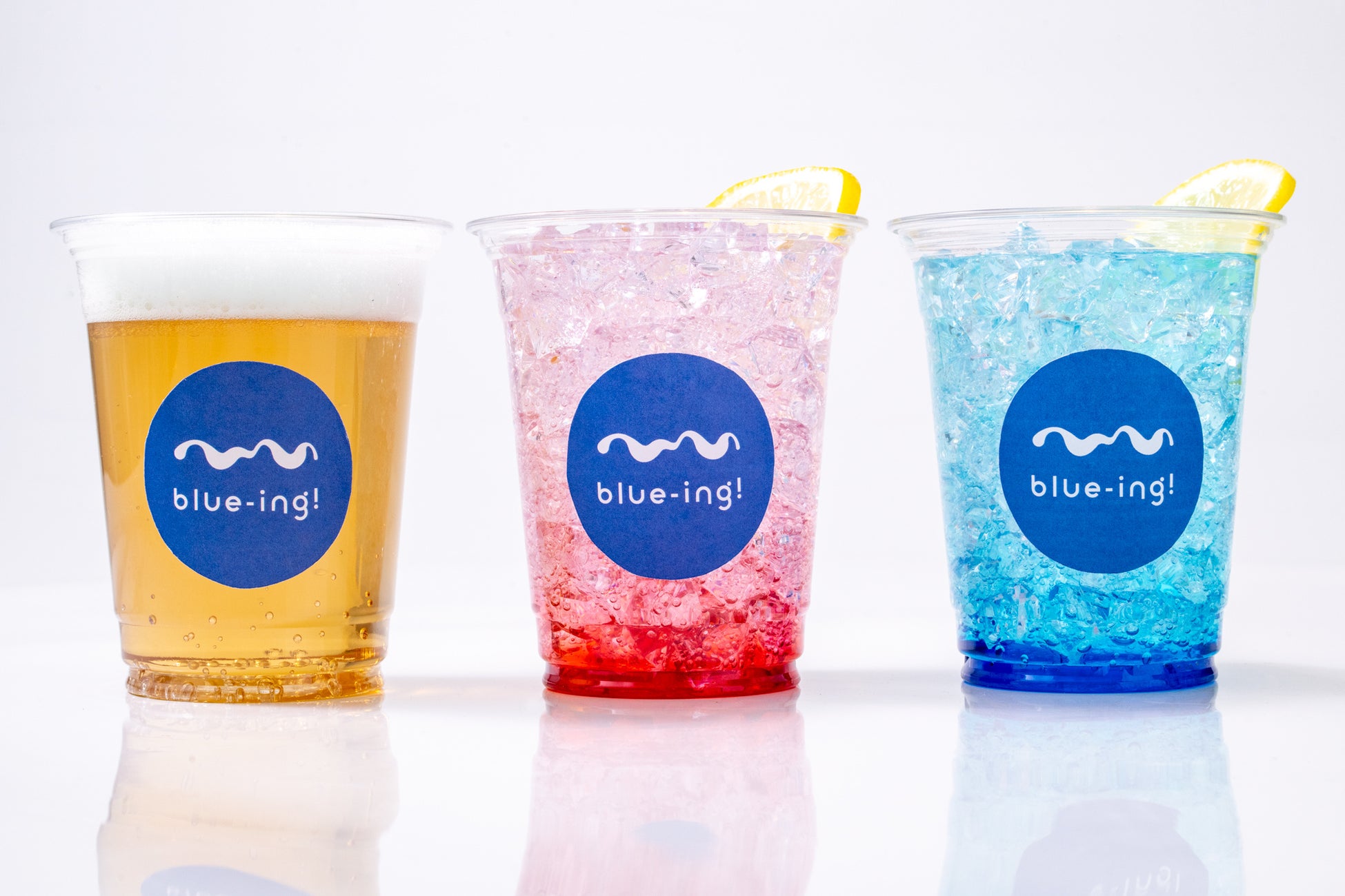 (左から)クラフトビール4 種、なでしこピンクサワー、 SAMURAI BLUE サワー