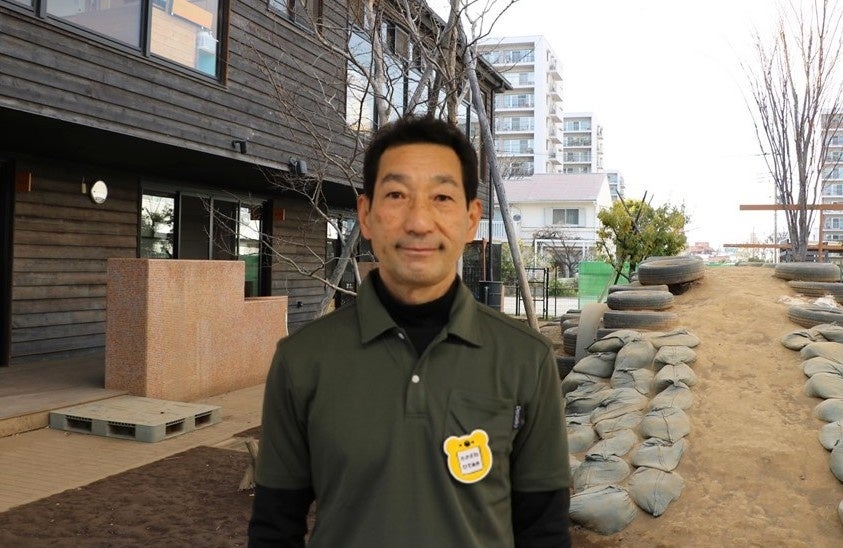 真新しい「ユニフォーム」に身を包み、保育士としての一歩を踏み出しました