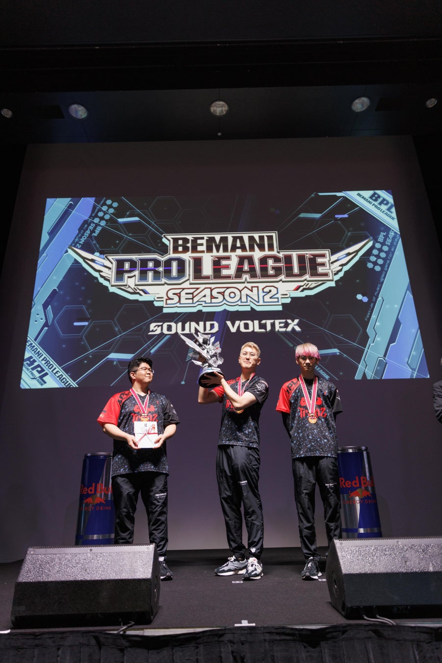 「TAITO STATION Tradz」がBEMANI PRO LEAGUEで優勝！グッズ予約受付中。新メンバー加入でDanceDanceRevolutionも盛り上がる。ファン感謝祭やパブリックビューイングも開催中。