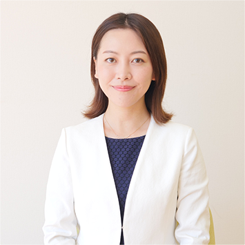 加藤 里帆 氏
