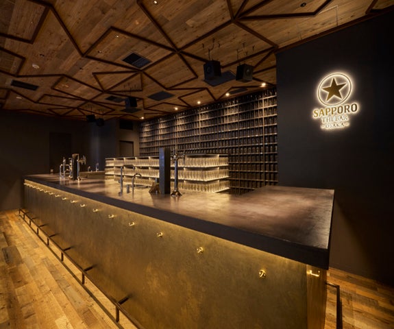 初日から行列ができる大盛況!「サッポロ生ビール黒ラベル THE BAR 初日から行列ができる大盛況!「サッポロ生ビール黒ラベル THE BAR