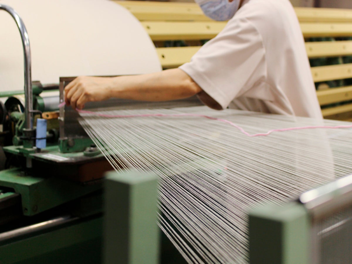 すべては風合いのために、職人の熟練の技で作られています。