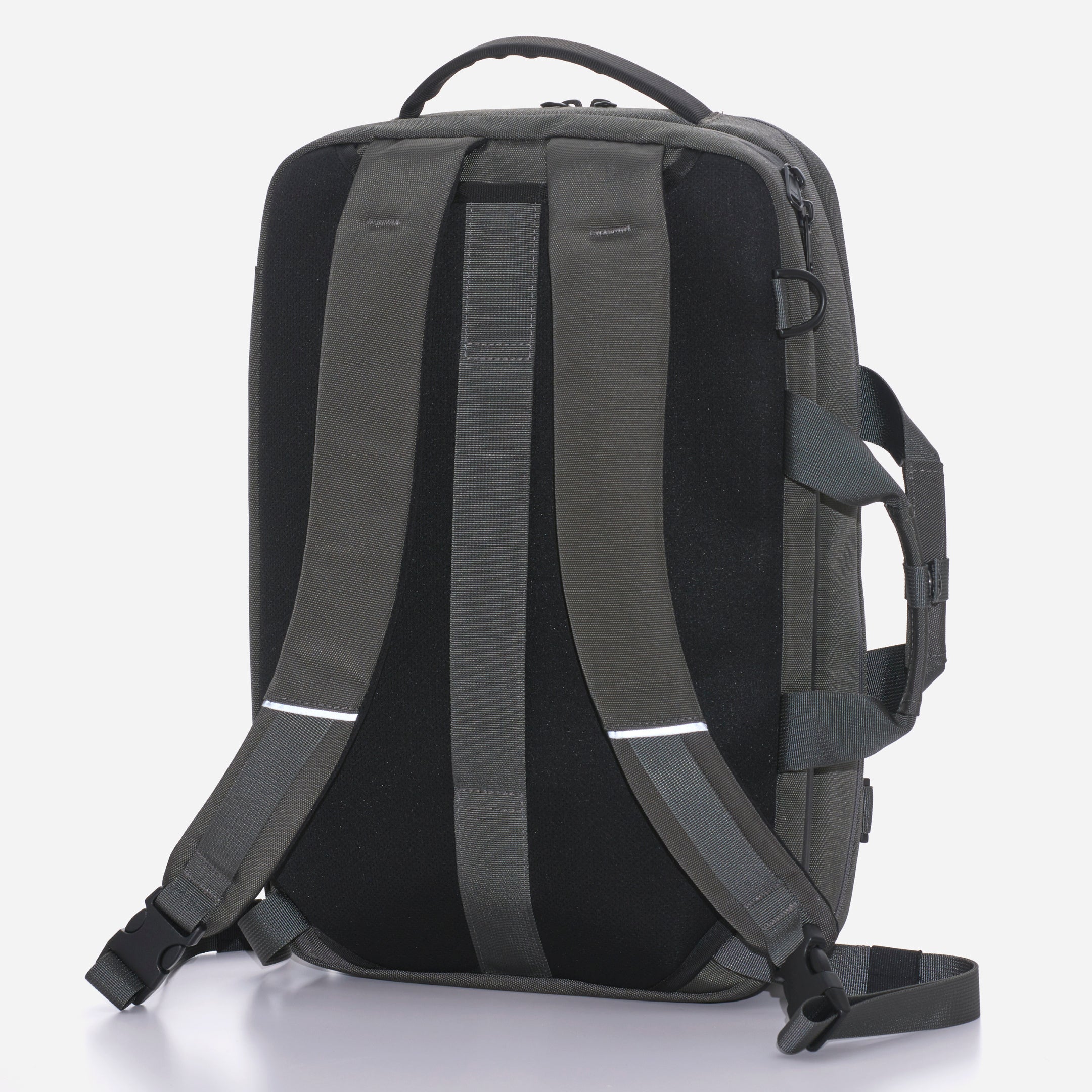 ⑧夜道も安心な「リフレクター付き」