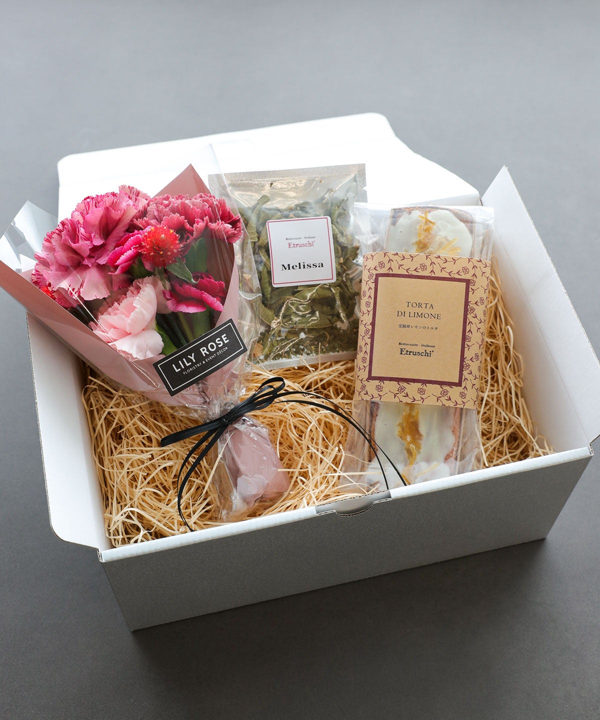 宝韶寿レモンのトルタとミニブーケのセット