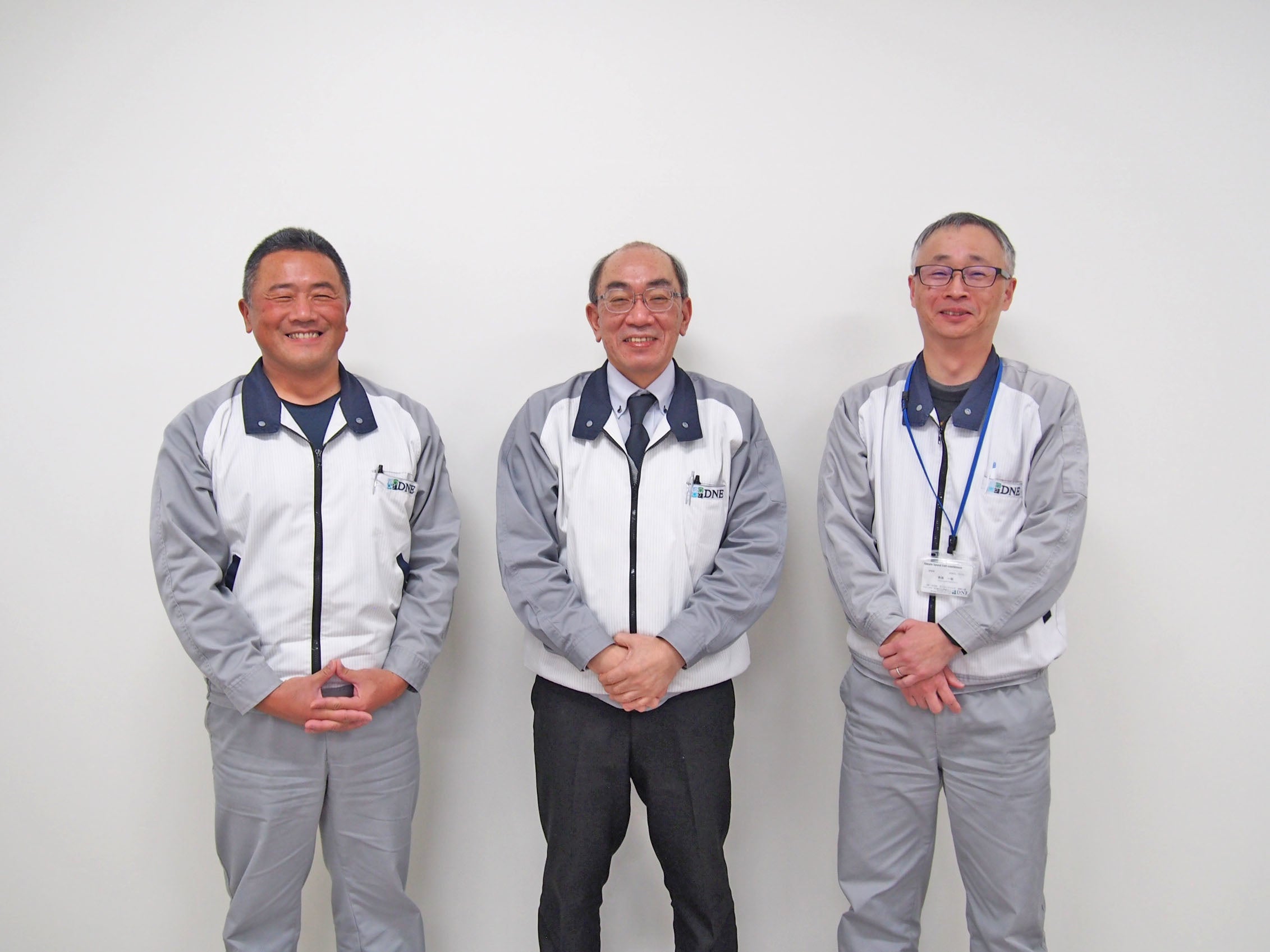 左から 営業管理部 調達課主幹 阿久津 友秀 様、 国内事業本部 副本部長 三浦 仁久 様、 営業管理部 調達課主幹 吉原 一禎 様