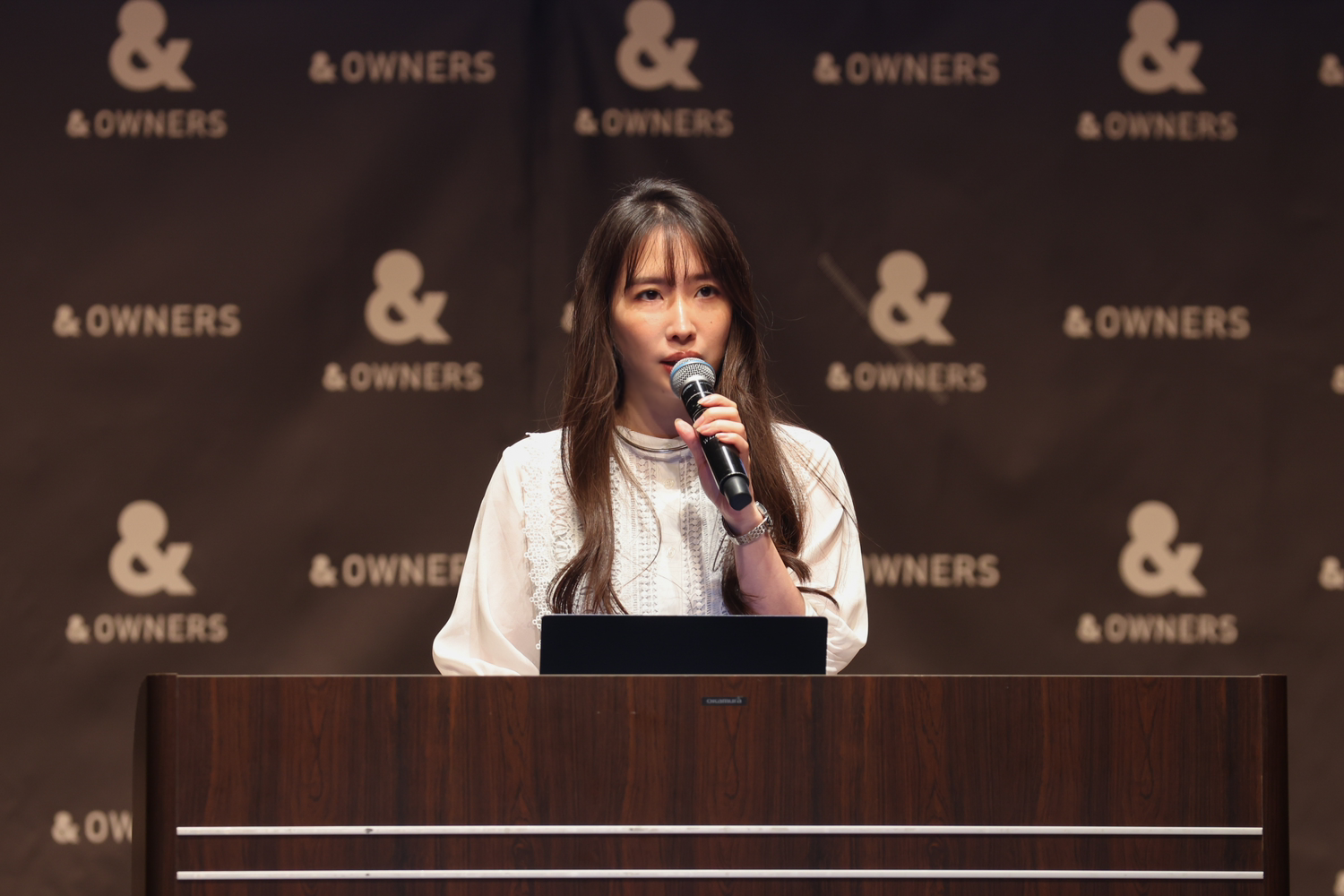 松園 詩織による挨拶並びにプレゼンテーション