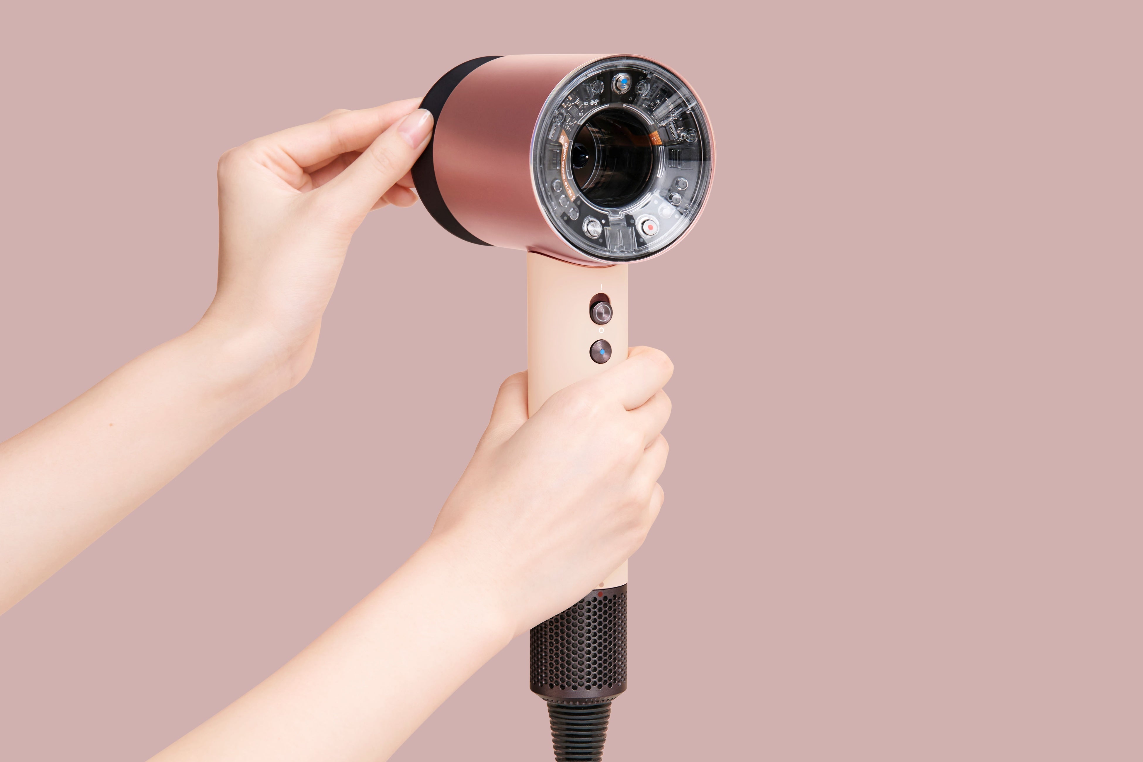 ダイソンビューティー 、健康な髪と頭皮のために開発された「Dyson