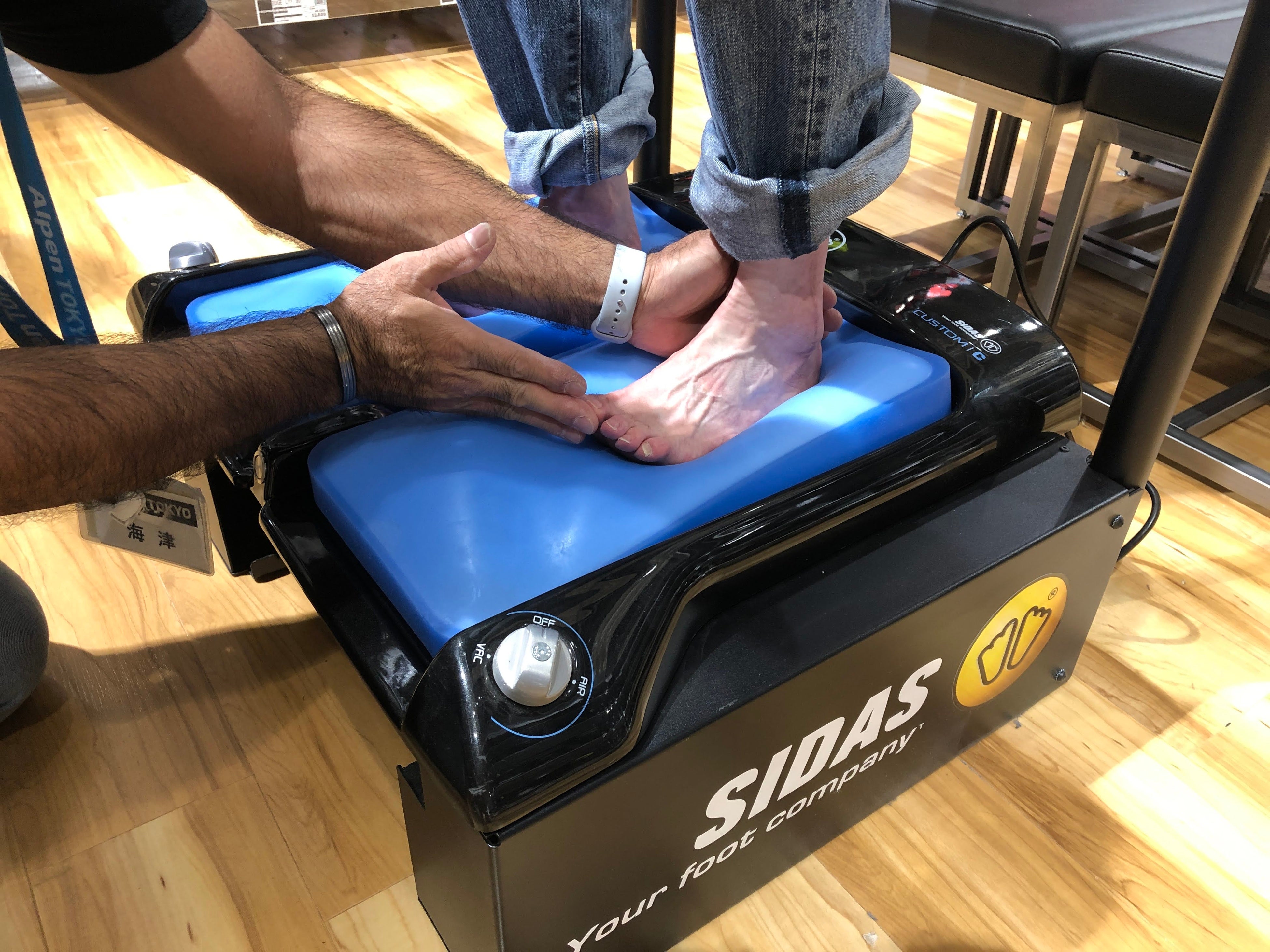 　　SIDASインソール成形機