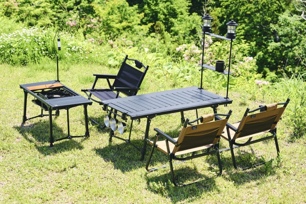 Alpen Outdoorsより、前回即完売したアルミユニットテーブルがアップデート!既存の88cmサイズに加え110cmサイズが仲間入りし、テーブルを彩るオプションパーツも新登場!