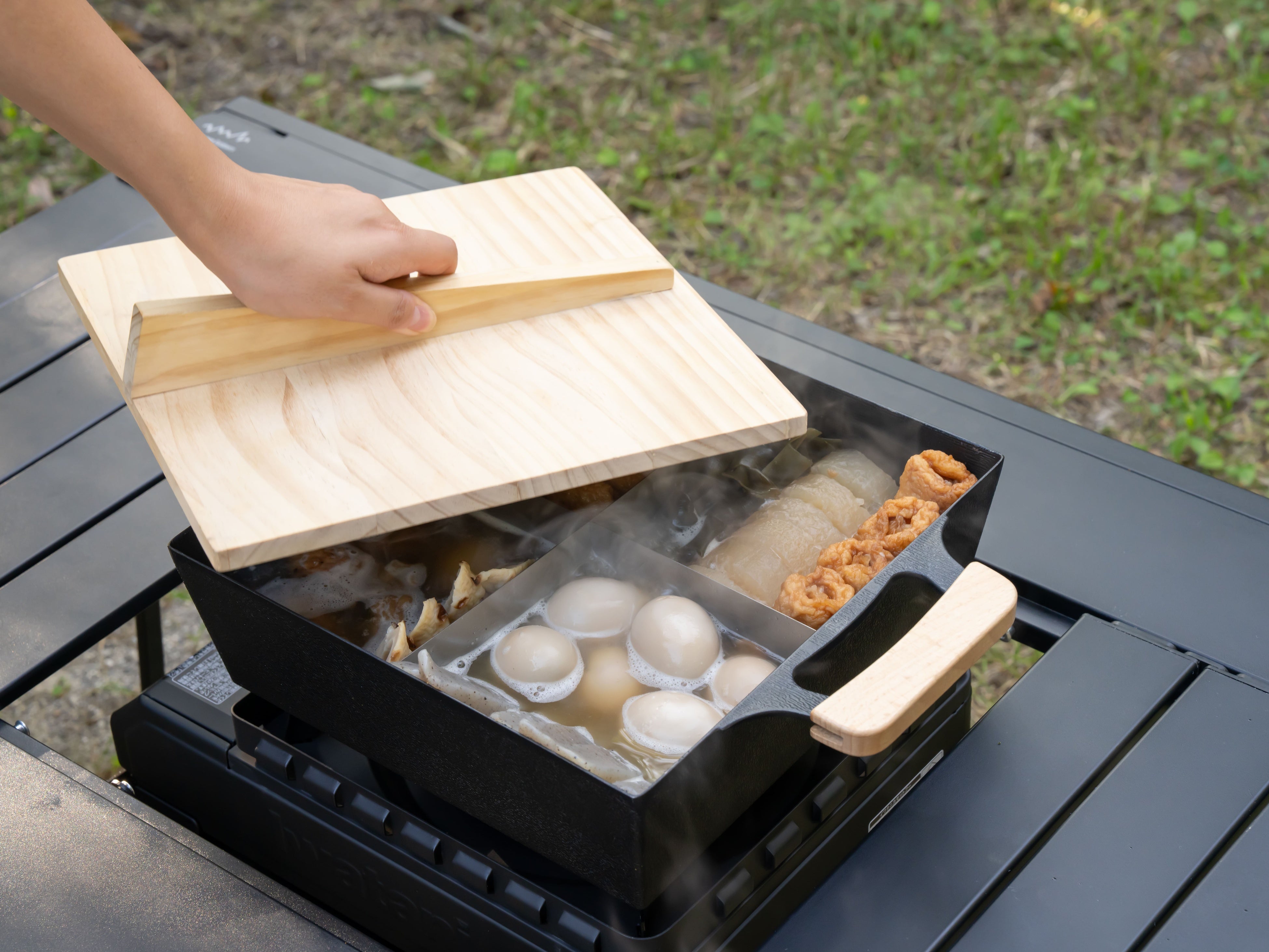 100点限定「ホカロン」×「Alpen Outdoors」コラボレーション「こたつ