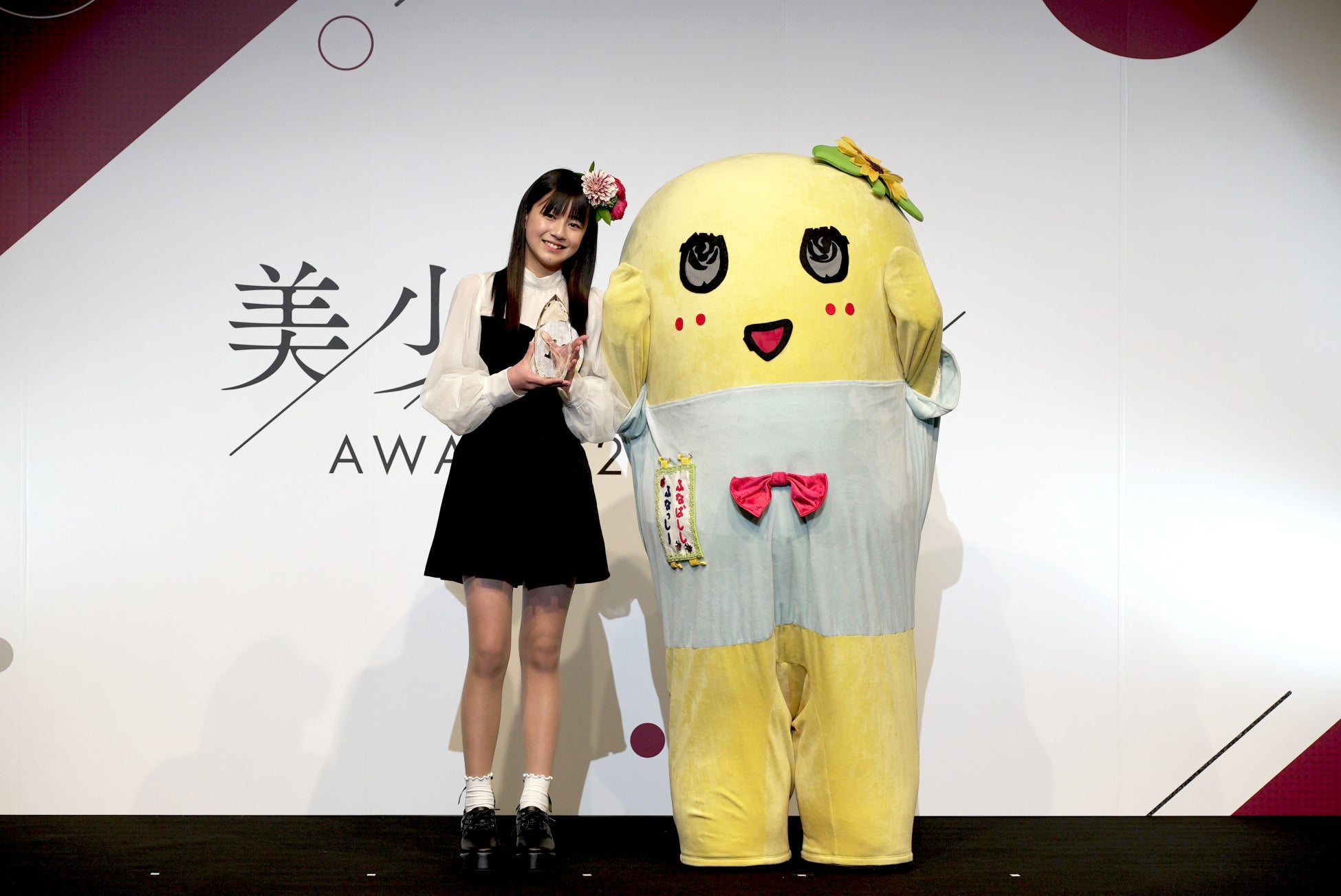 福島県在住の中学生・小原あめりさんが「美少女図鑑AWARD 2024」グランプリに輝く！驚異の応募総数8,200名