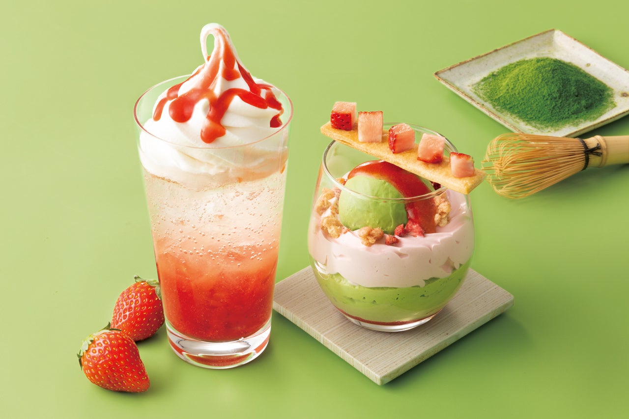左から、ストロベリークリームソーダ、ストロベリー抹茶グラス