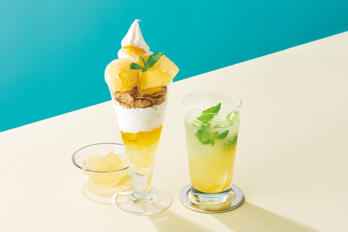 [左から] 柚子わらび餅パフェ、柚子ソーダ