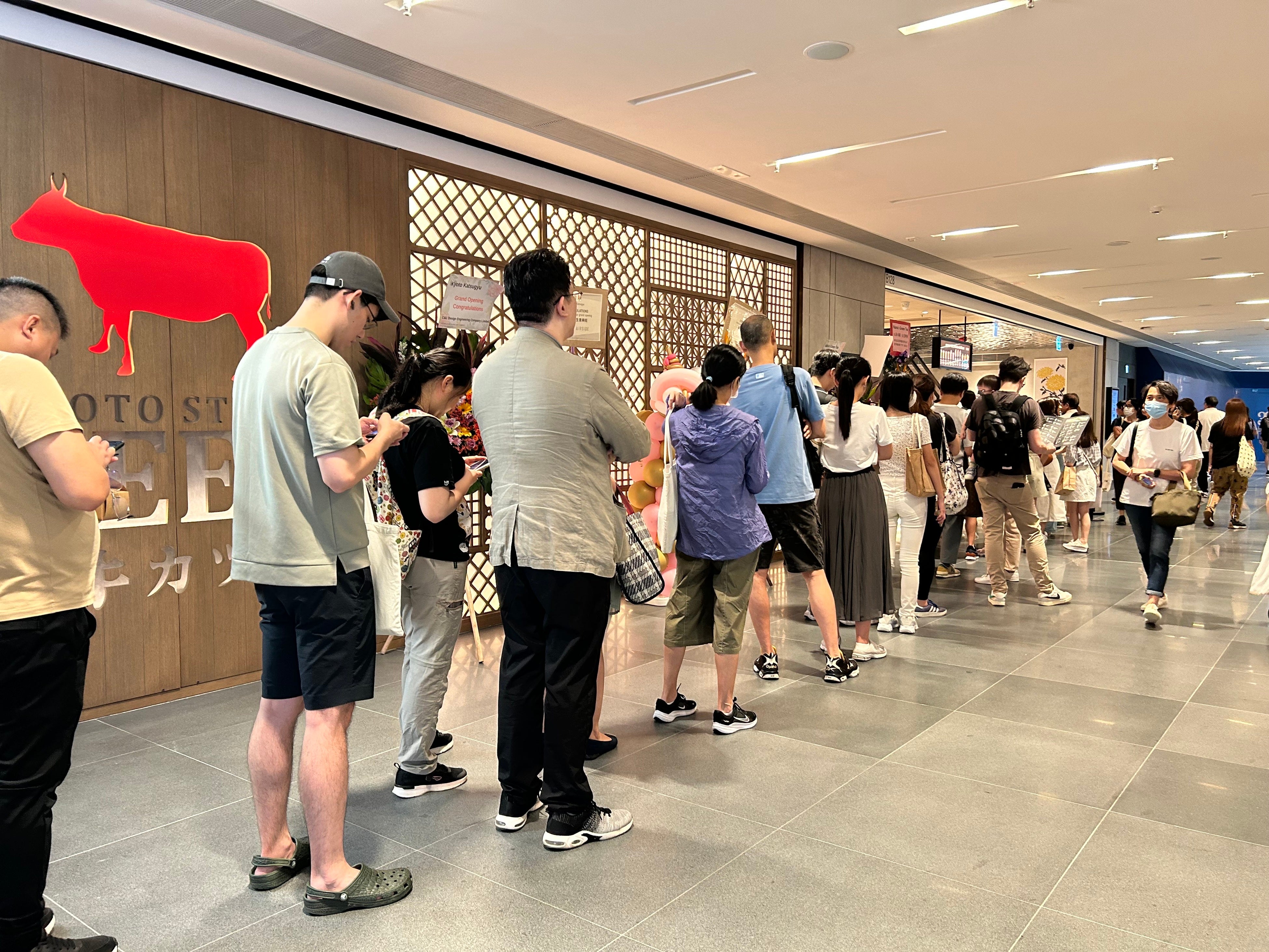 香港1号店オープン時の様子