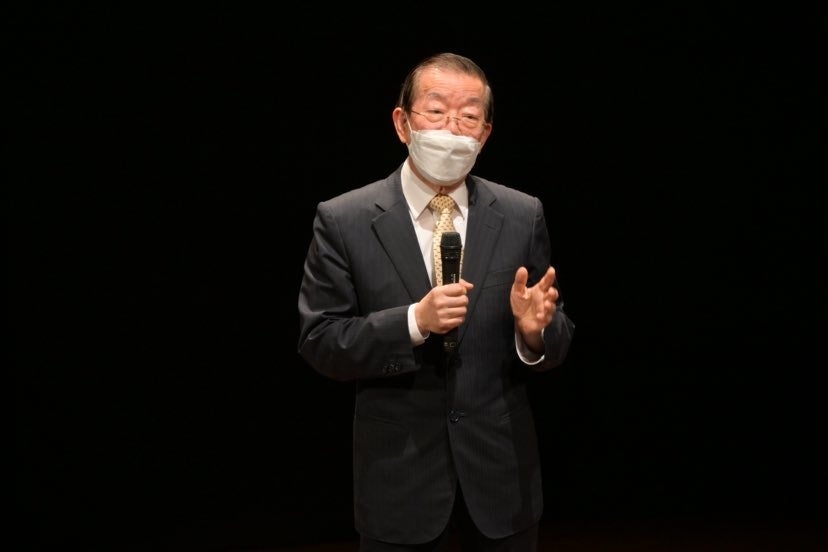 挨拶にて本公演が台日友好の証しになればと期待を寄せる謝長廷代表