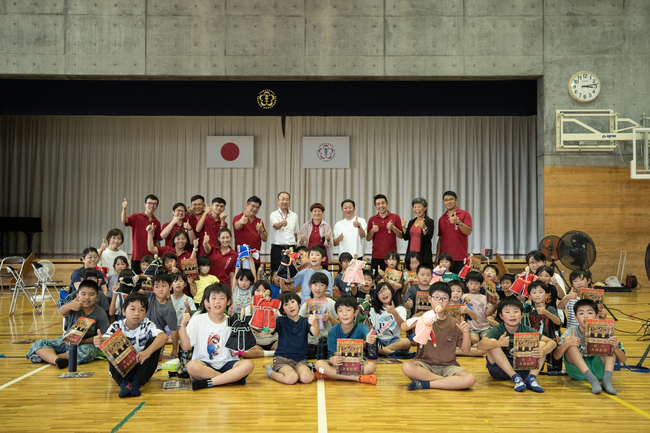 矢祭町で台湾で１００年以上の歴史を持つ人形劇を子どもたちが体験するワークショップが開かれました。