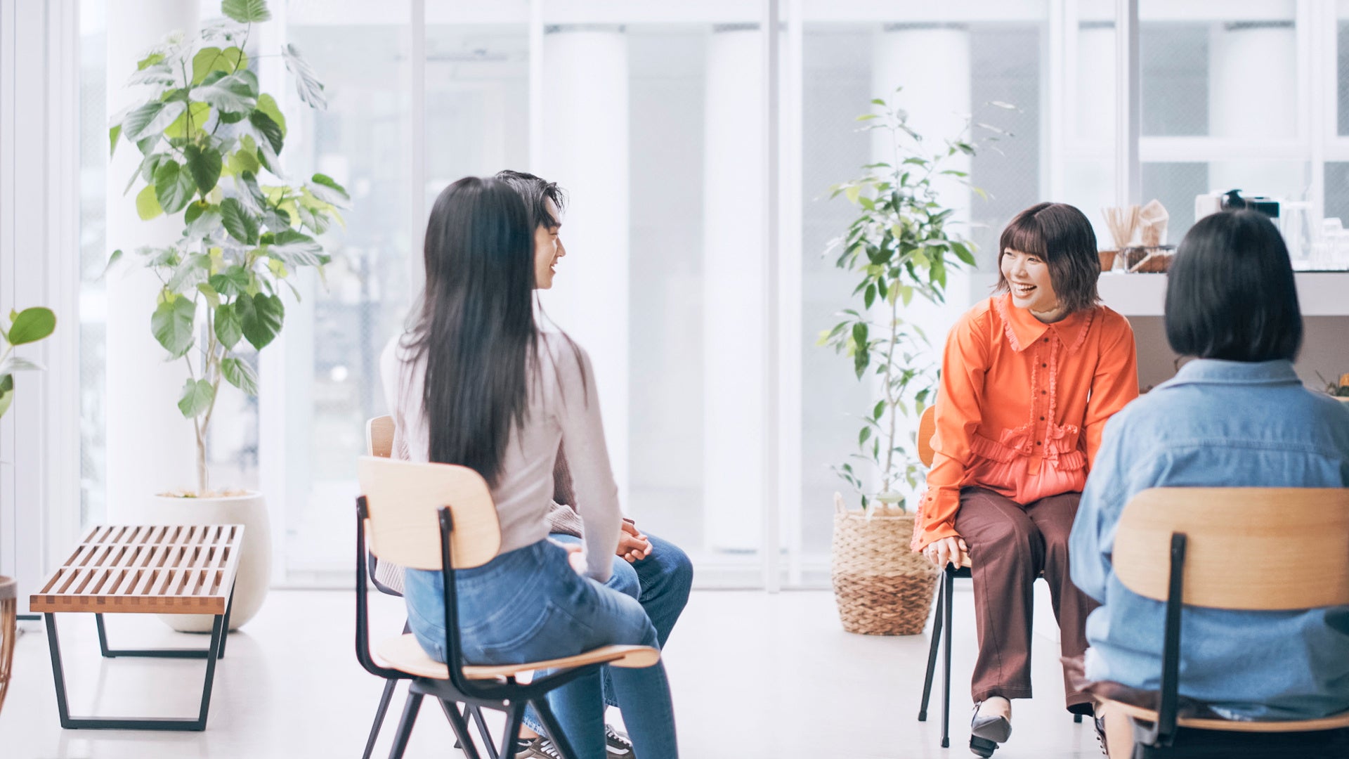 受験生との座談会シーン