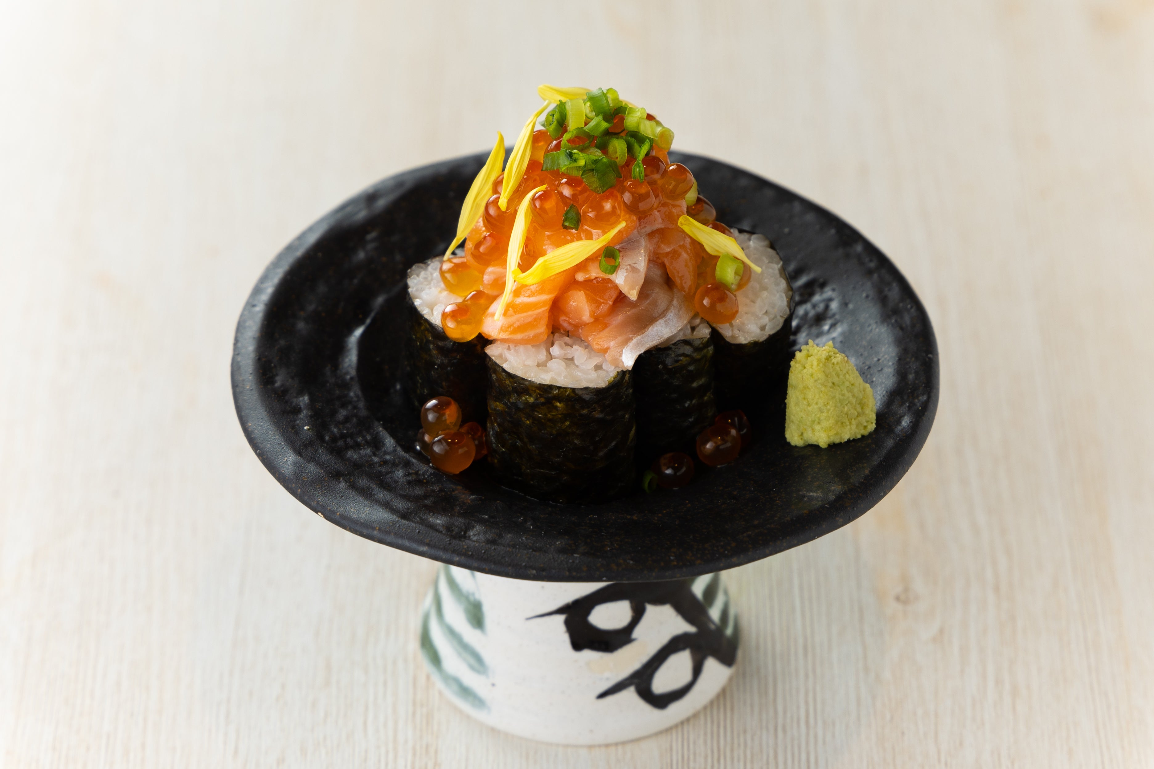 あて巻き＜親子（サーモンといくら）＞800円（税込）