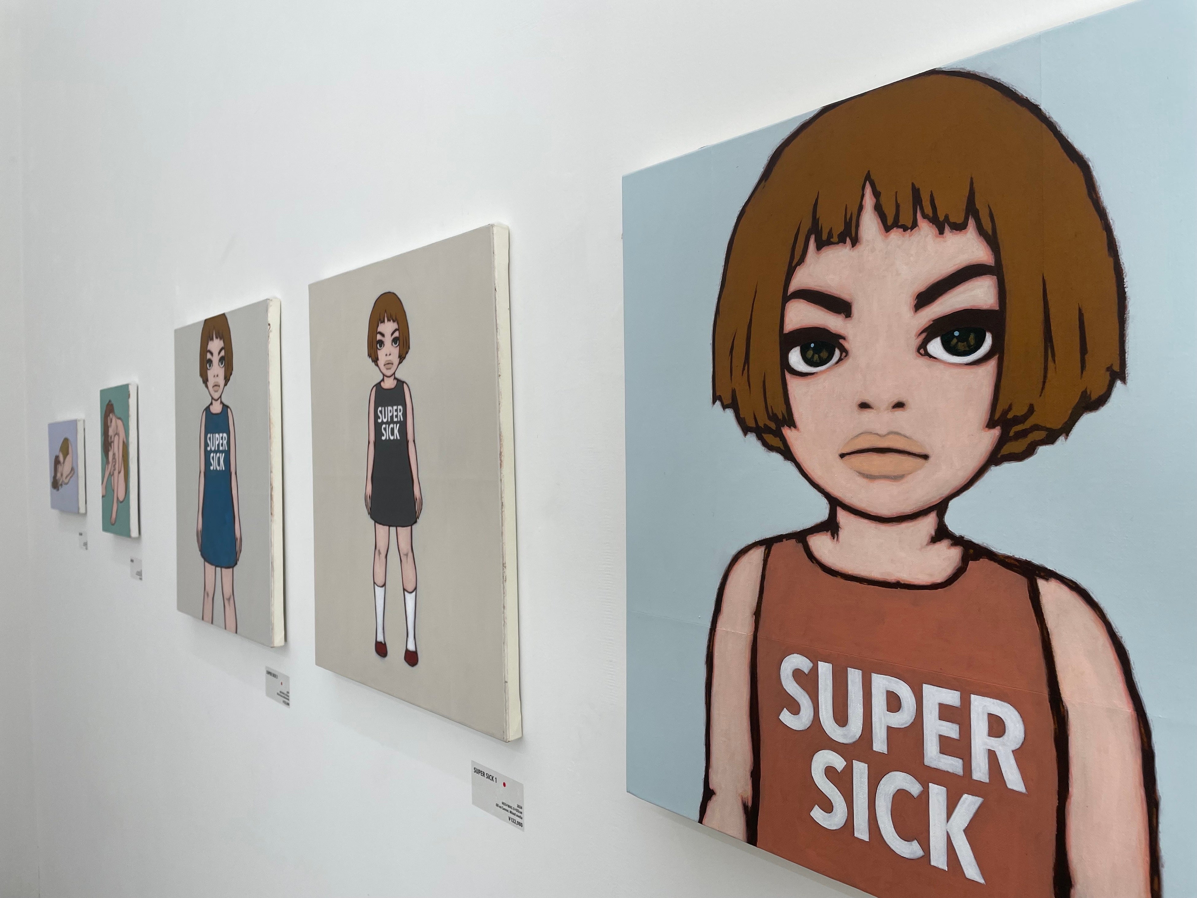 バンクシ-♦️ベトリア-ノ　絵画　現代アート　ダンス　歌う執事　美術品　インテリア Amazon.co.jp: ZENDA Love Is In The Air ストリートアート