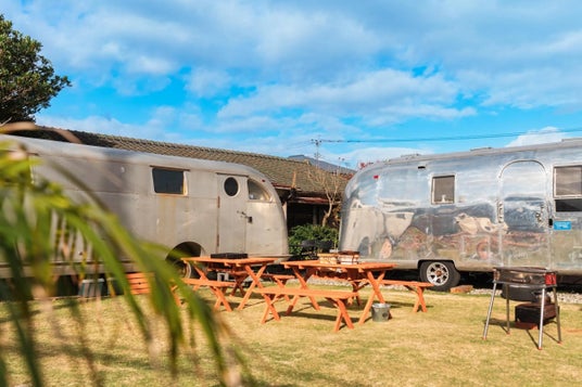 【ワングランピング新掲載】銀色のエアストリームで過ごす宮崎・青島の非日常ステイ── エアストリーム SEA-DWELLER 【ワングランピング新掲載】銀色のエアストリームで過ごす宮崎・青島の非日常ステイ── エアストリーム SEA-DWELLER