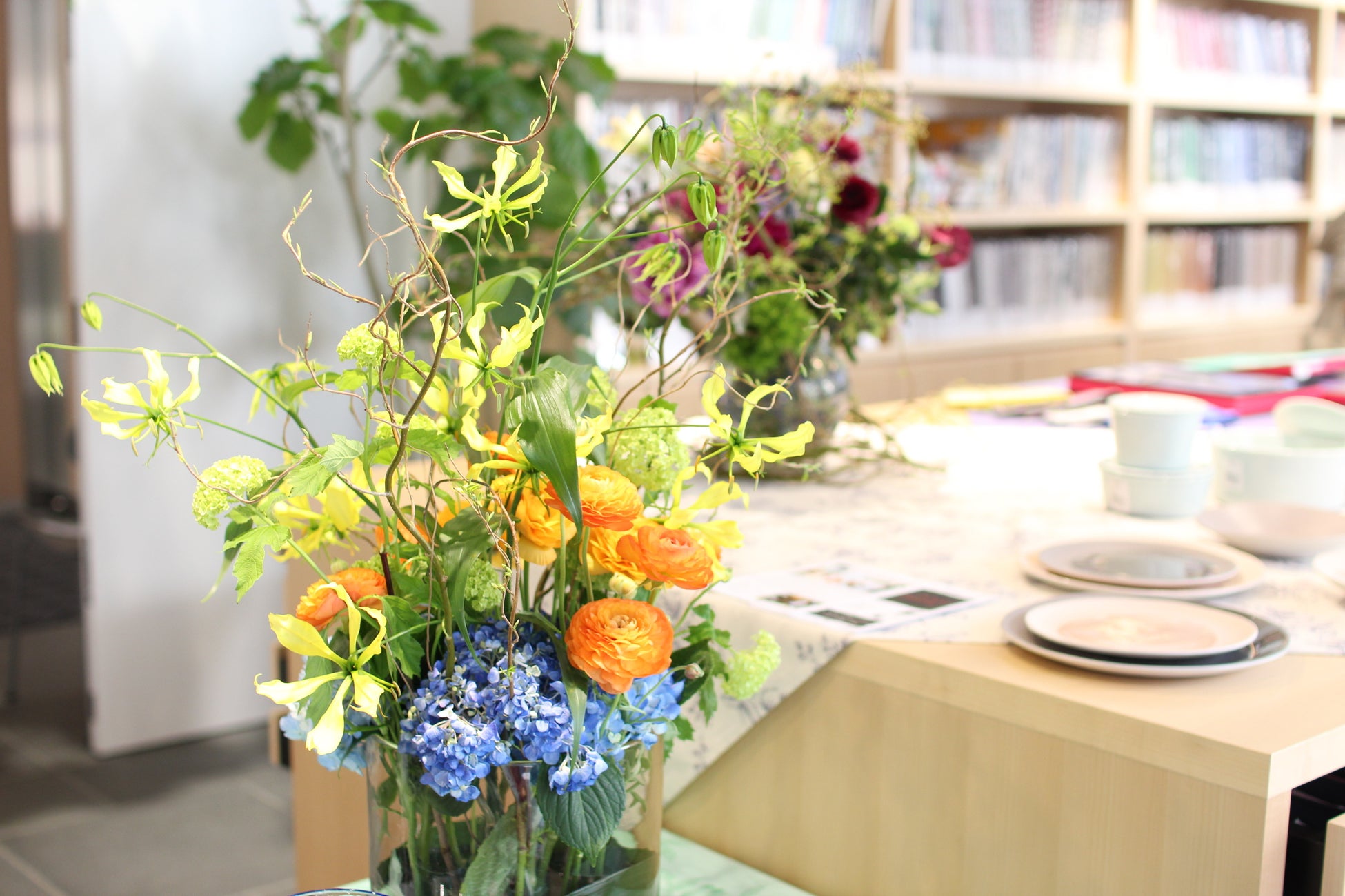 初夏にぴったりの空間をテーブルファブリックで演出フラワーアレンジメント教室とコラボレーション展覧会 6月9日 木 6月11日 土 日本橋人形町で開催 ブルーミング中西株式会社のプレスリリース 初夏にぴったりの空間をテーブルファブリックで演出フラワーアレンジメント教室とコラボレーション展覧会 6月9日 木 6月11日 土 日本橋人形町で開催 ブルーミング中西株式会社のプレスリリース