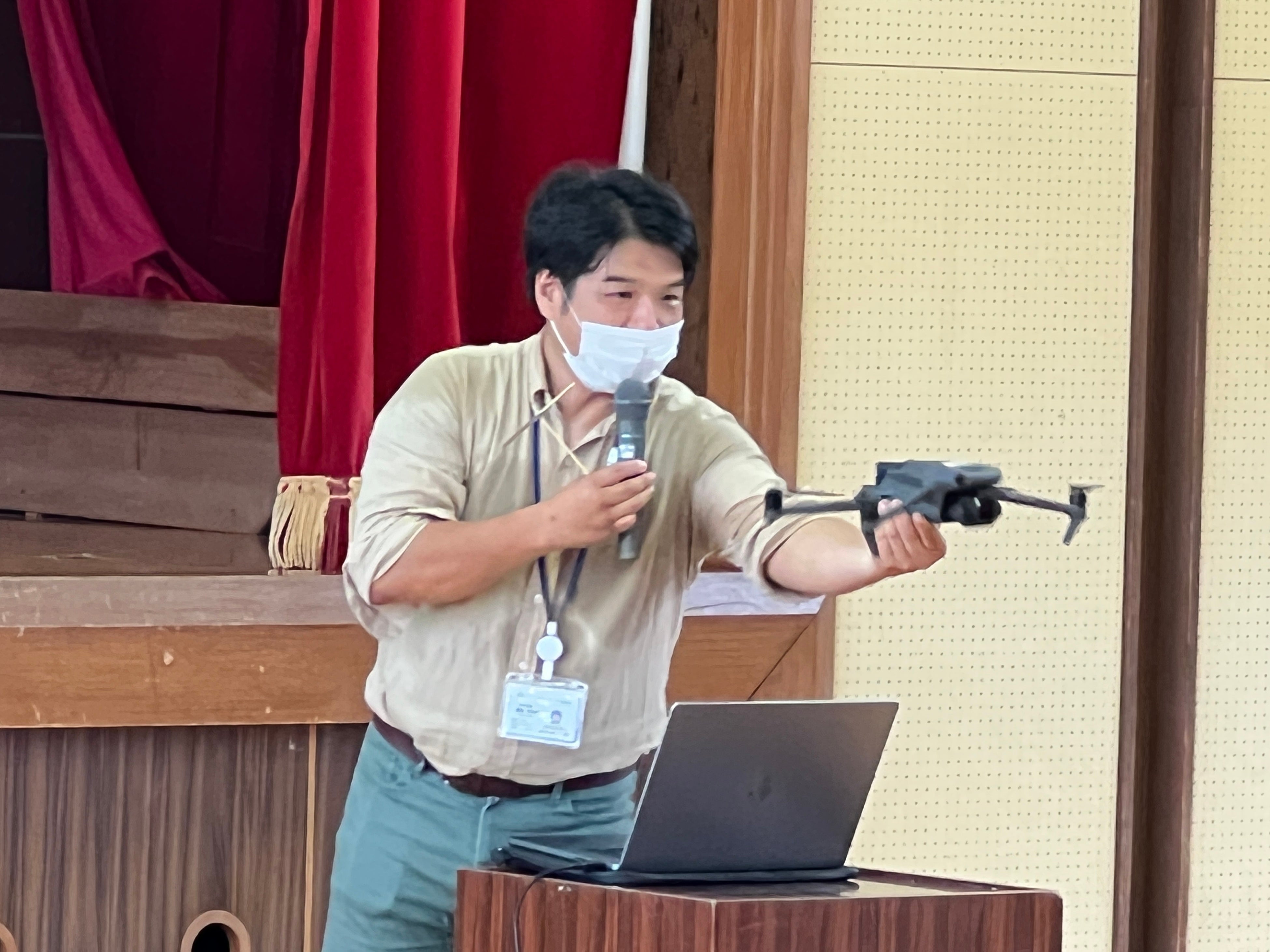 実機を見せながら講義を実施