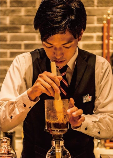 飯髙亘バリスタが「至高のカフェ・オ・レ」を提供する