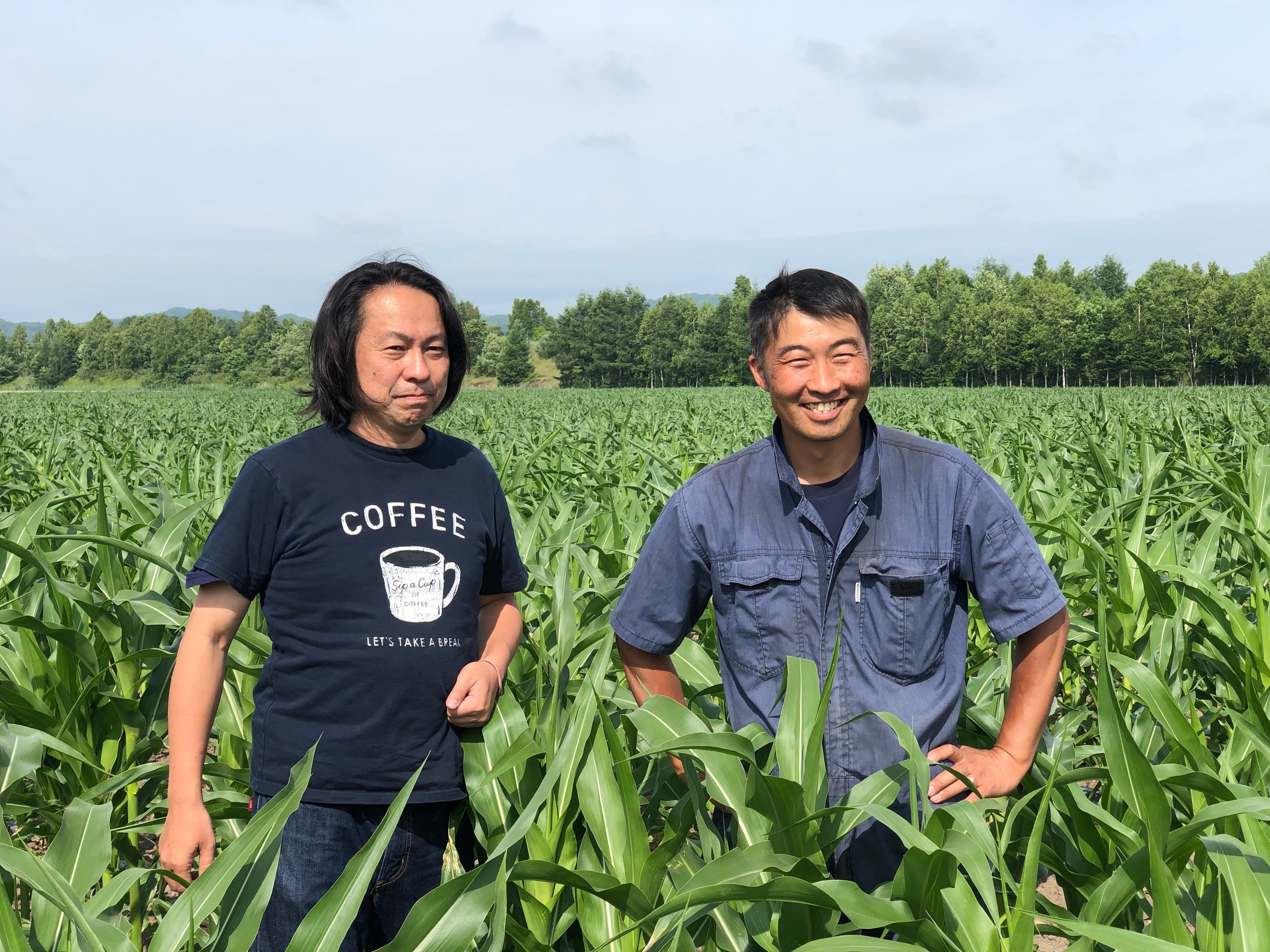 日本一のポップコーンの老舗、前田農産 社長 前田茂雄氏（写真：右）サザコーヒー社長 鈴木太郎（写真：左）北海道で国産ポップコーンを作っておられる。