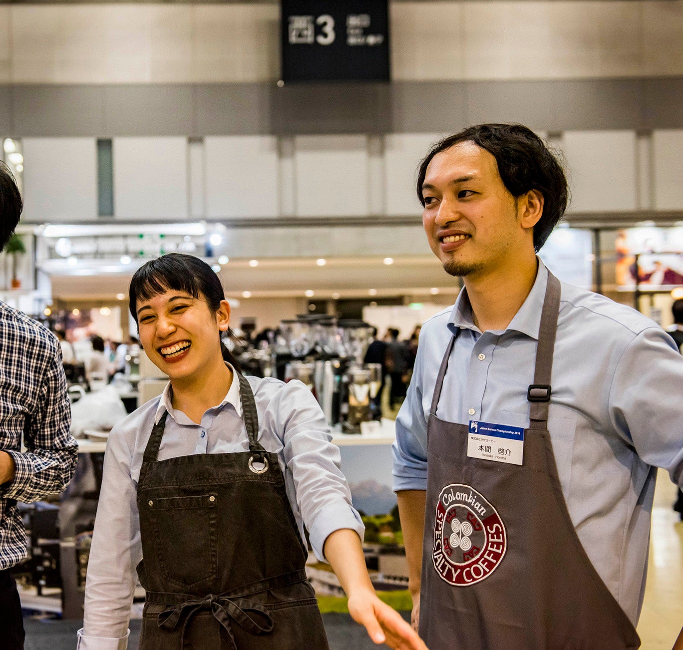 サザコーヒー本間啓介バリスタ（写真：右）安優希バリスタ（写真：左）