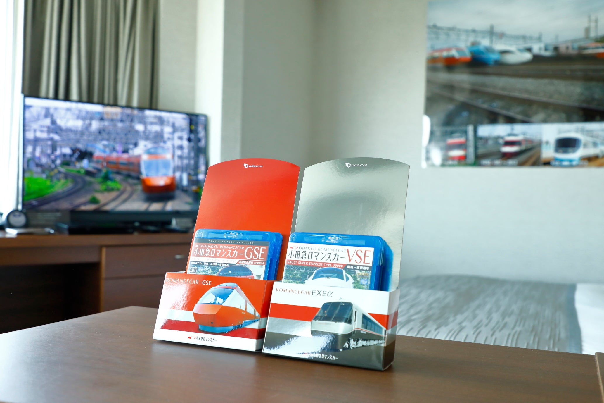 歴代ロマンカーのDVDも室内にご用意