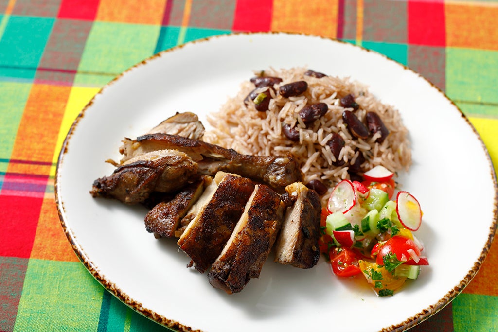 ジャークチキン 神奈川県葉山産スコッチボネットの香り ライス アンド ピーズとともに