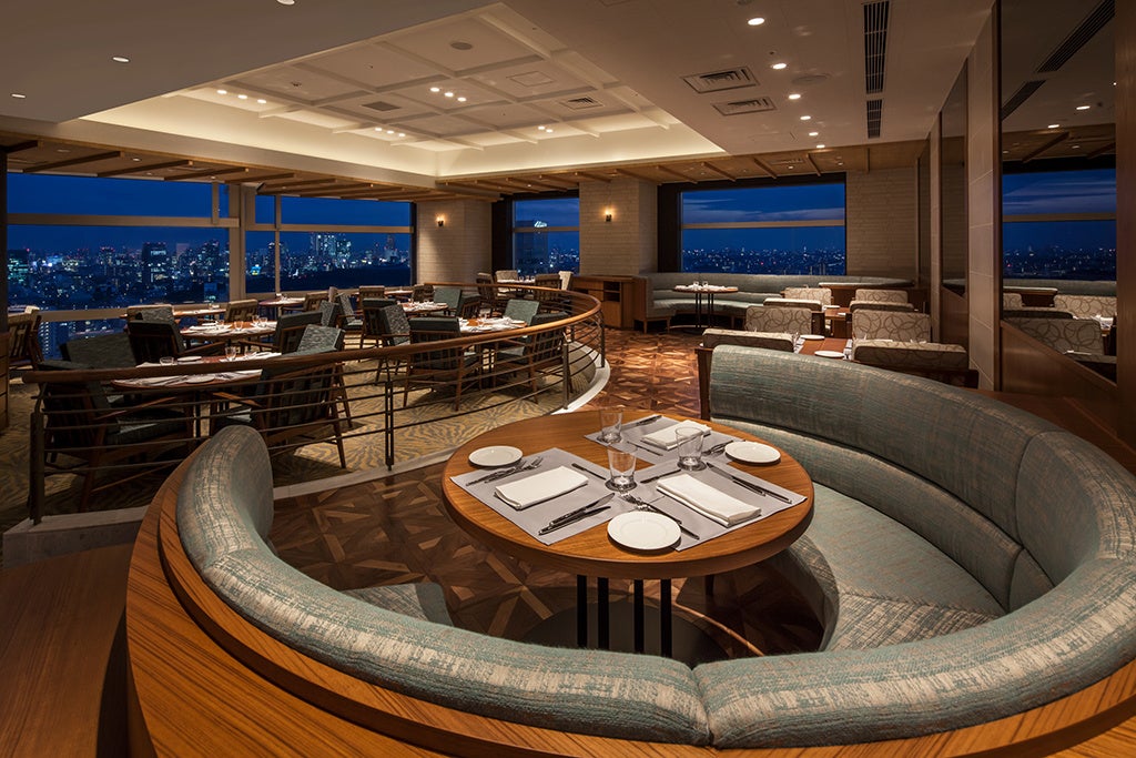 サザンタワーダイニング「レストラン」 店内イメージ（夜）