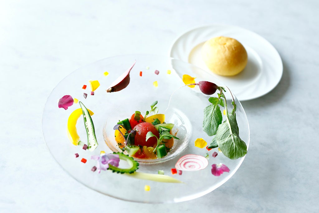 食べるスープ “トマトのガスパチョ” と野菜のパン