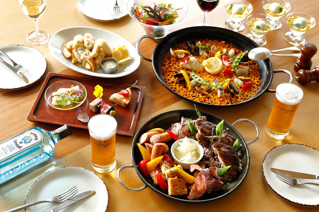 （写真の大皿料理は4名様分のイメージです）