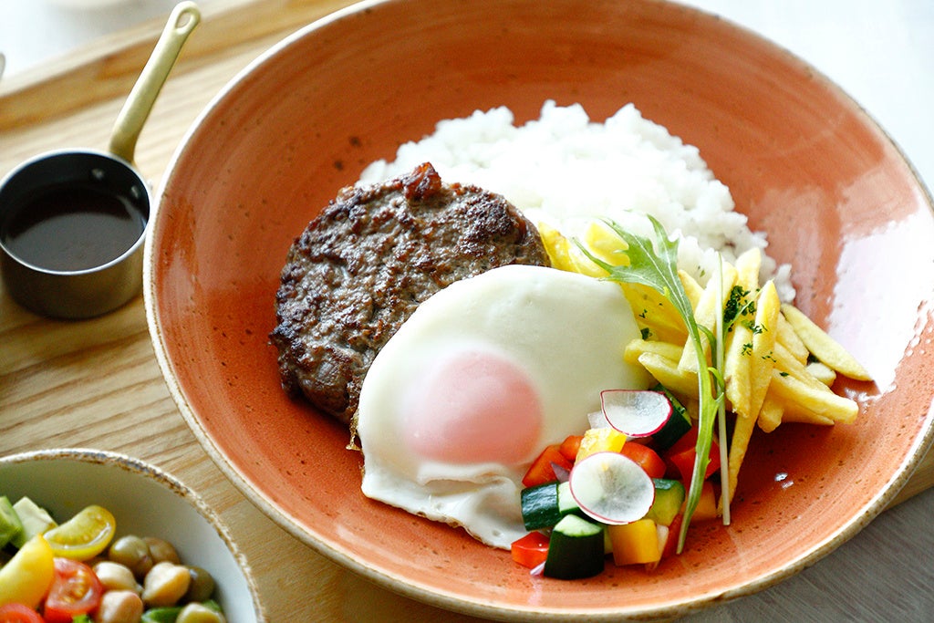 ロコモコ デミグラスソースを添えて