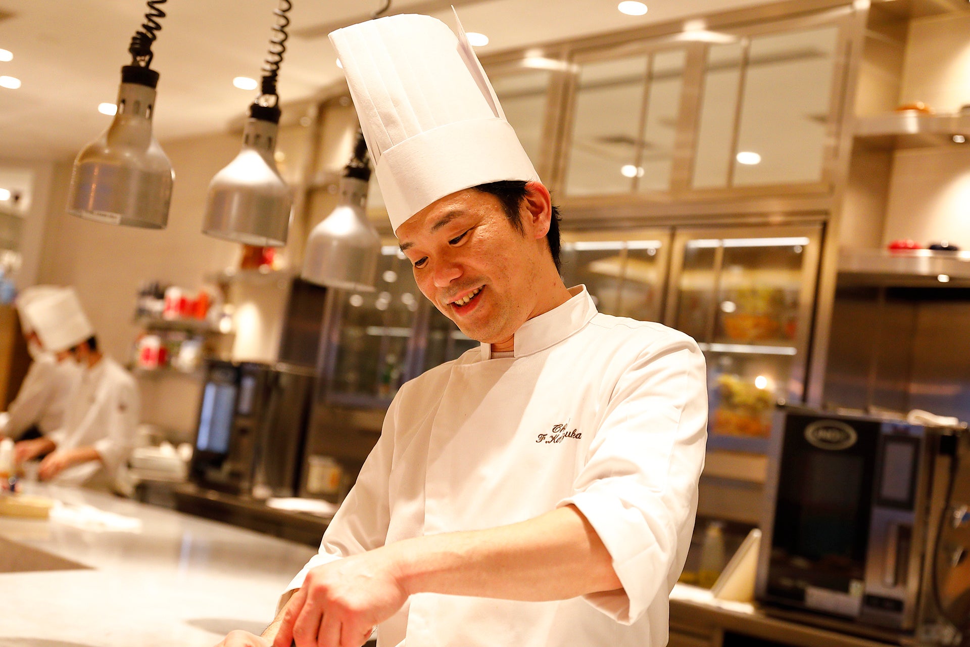 シェフパティシエの貝塚 文浩（かいづか ふみひろ）