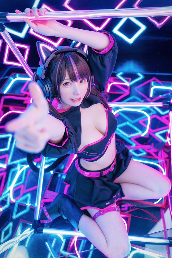 東京ゲームショウ2023で人気コスプレイヤー「えなこ」がステージ出演! 東京ゲームショウ2023で人気コスプレイヤー「えなこ」がステージ出演!