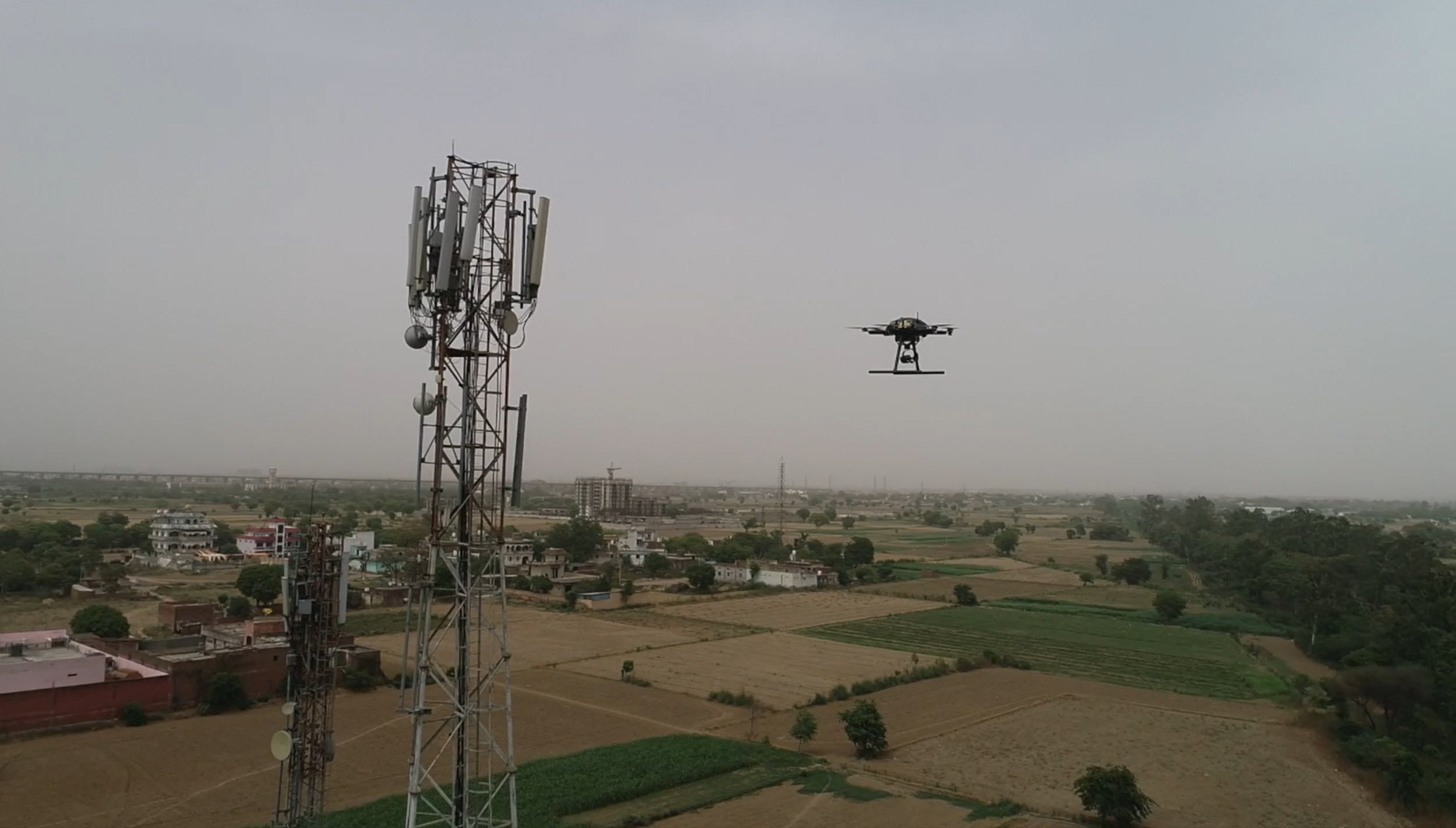 インドにおけるドローン飛行の様子