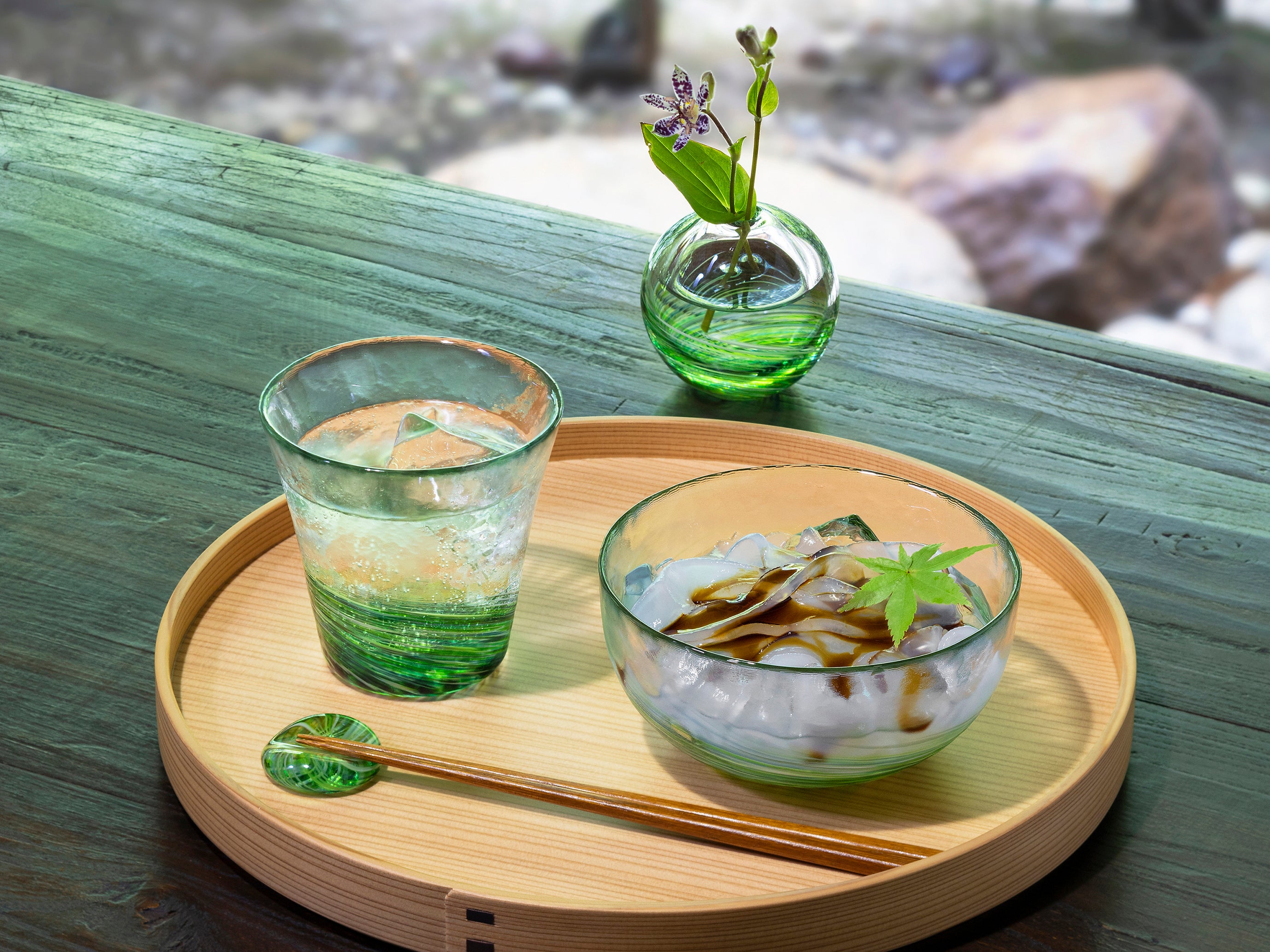 グラスアート 景色 津軽びいどろ新シリーズ「六の色」を発売。東北の六景をモダンな色彩で