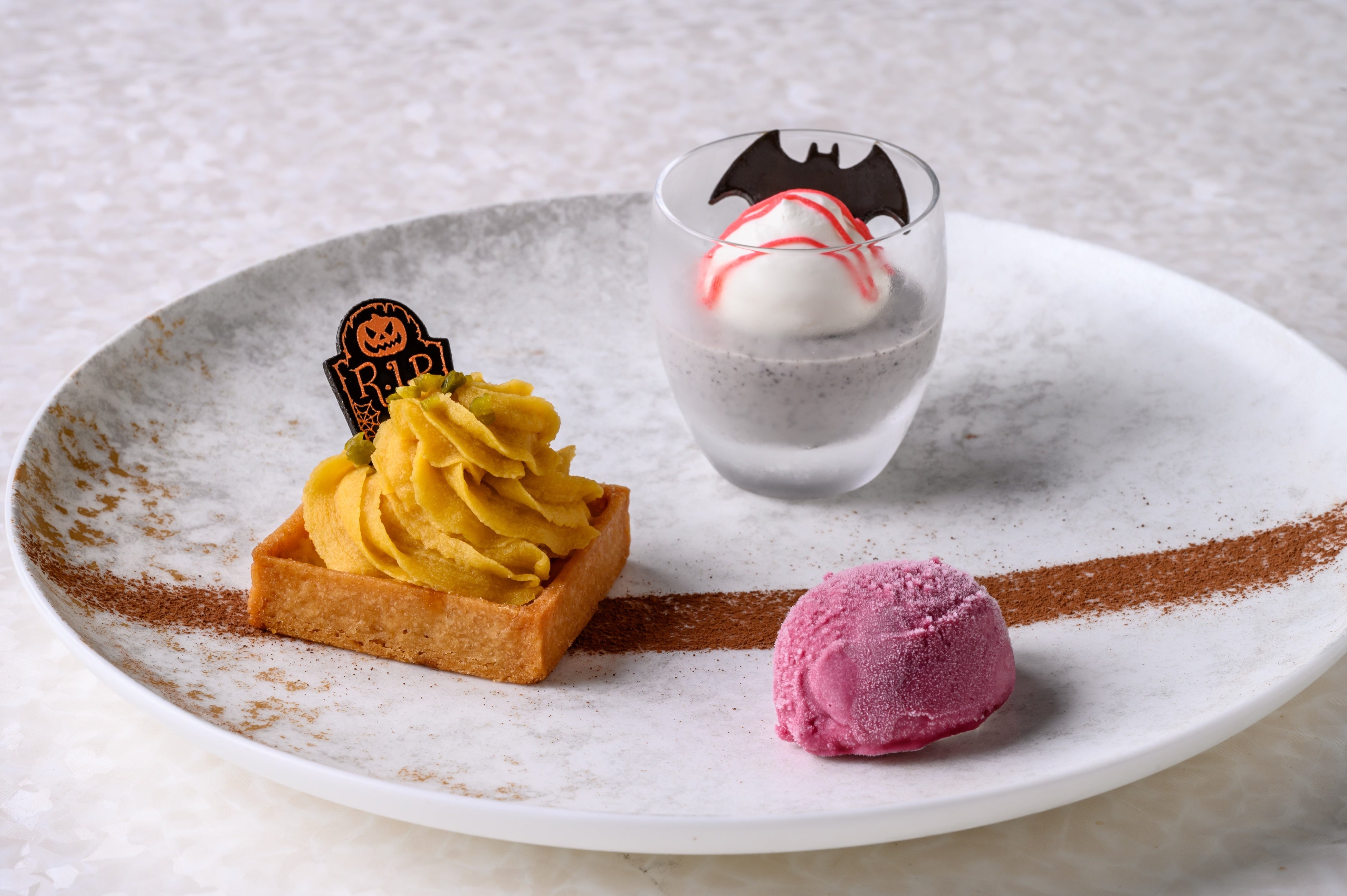 カフェラウンジで提供するデザートプレート