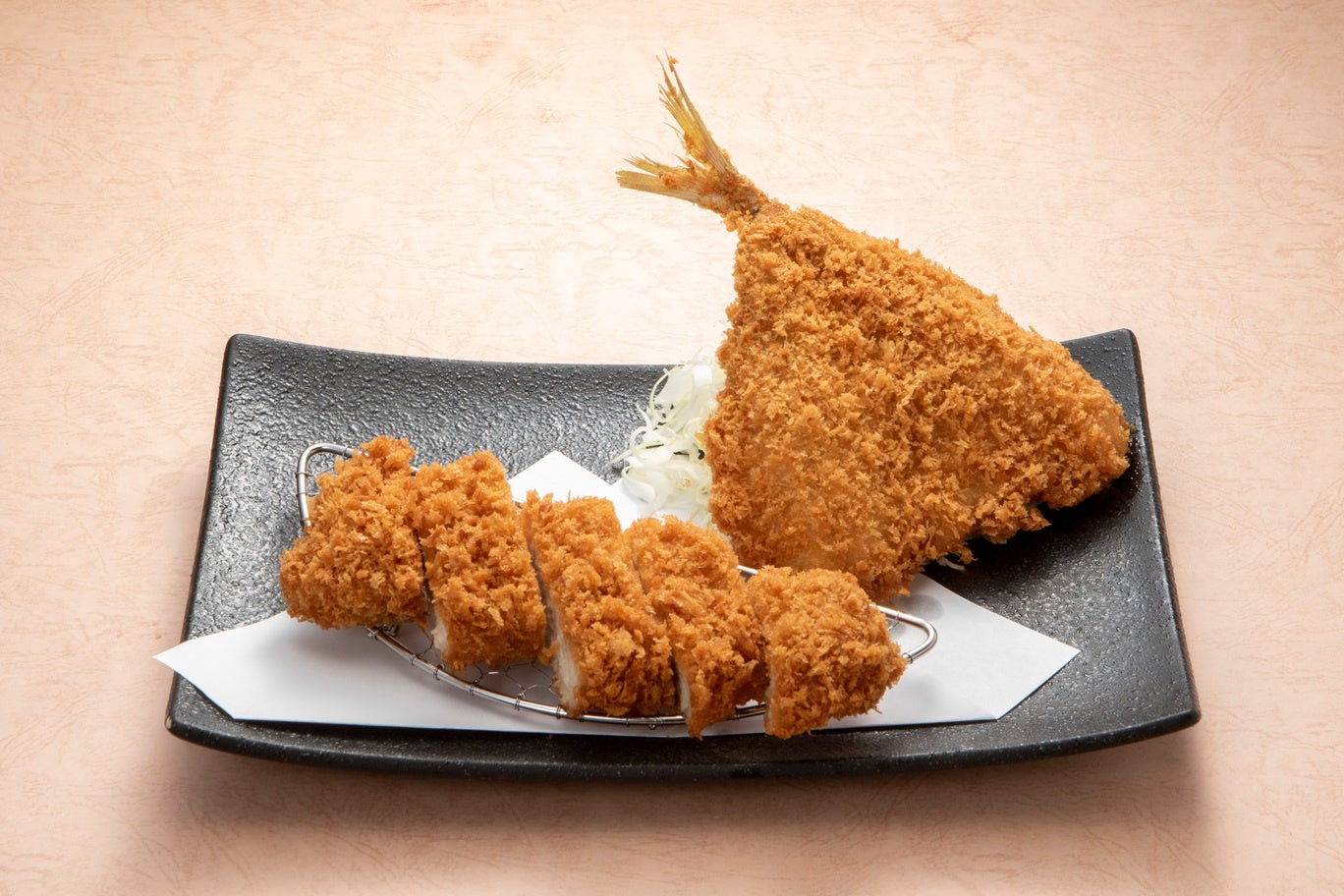 鹿児島県産黒豚「黒の匠」 プレミアムとんかつ＆長崎県産アジフライ