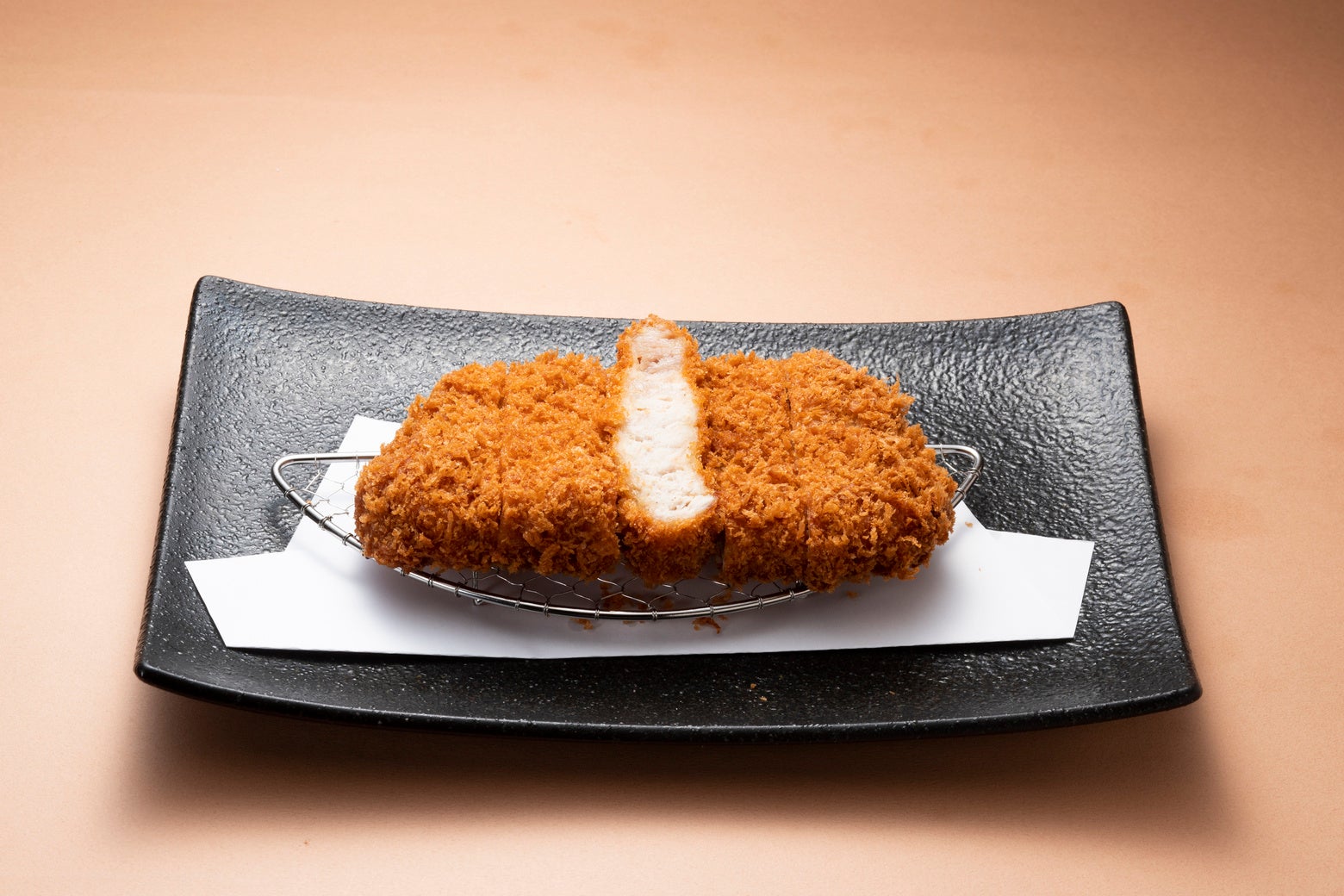 鹿児島県産黒豚「黒の匠」 プレミアム厚切りとんかつ