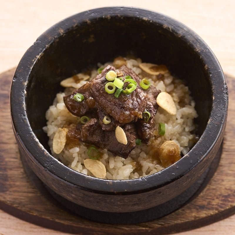 石焼ガリバタチャーハン 649円 ガーリックとバターの香りが広がるガツン系チャーハン(1~2人前)